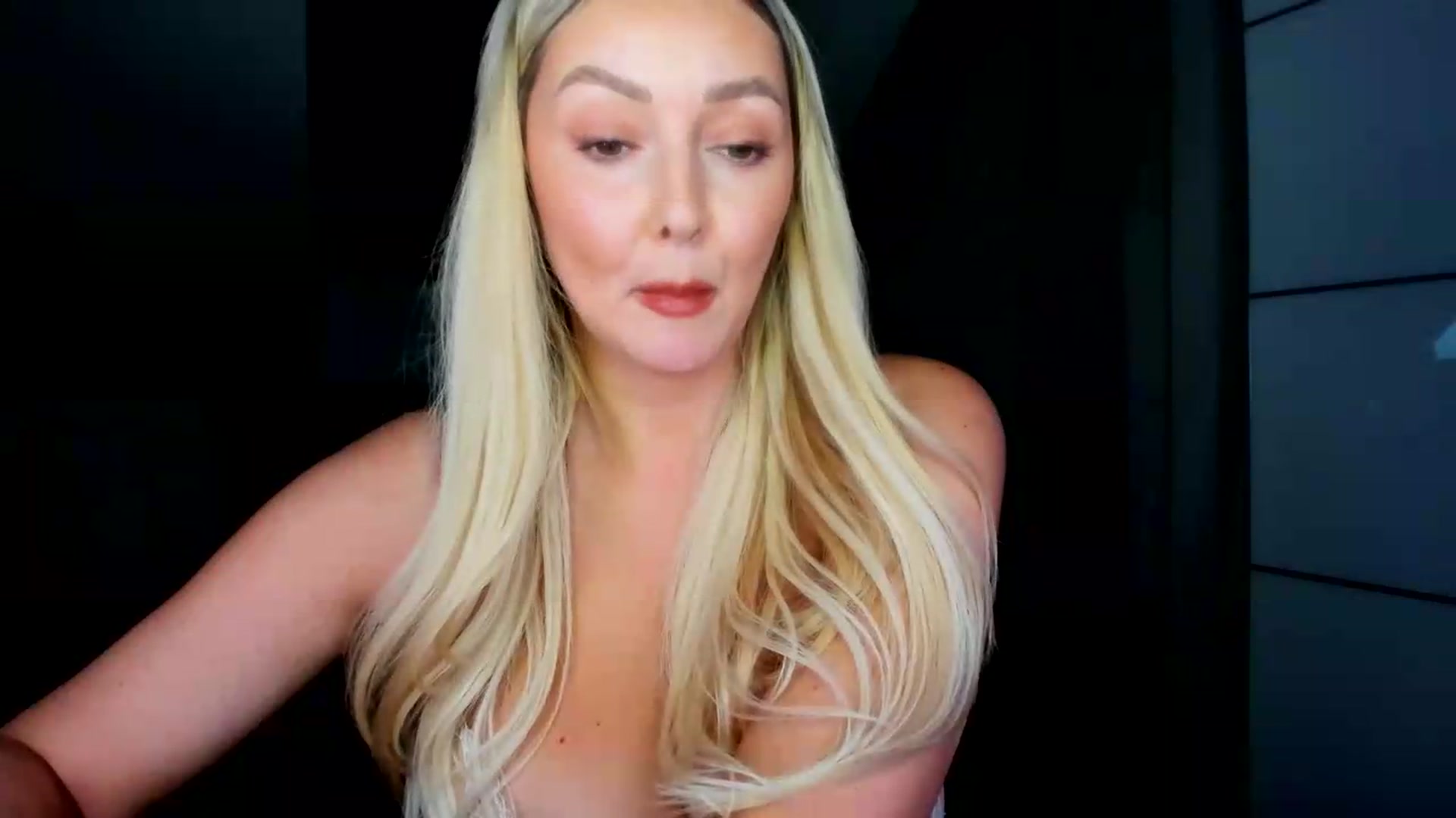 Gallery image thumbnail from Mi_Ha's myfreecams stream on, 09/08/2026, 16:15 image 2 of 20