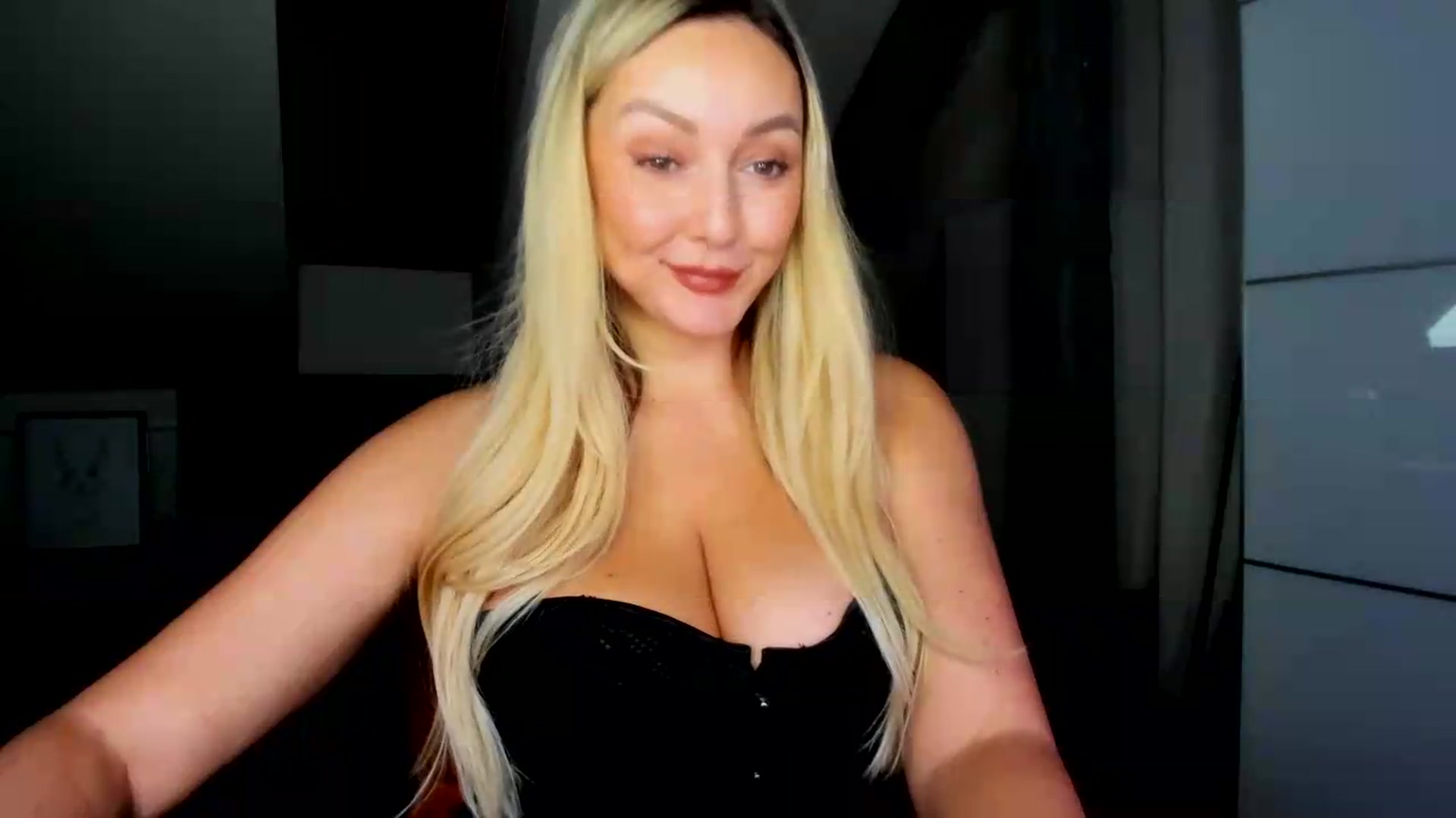 Gallery image thumbnail from Mi_Ha's myfreecams stream on, 09/11/2026, 14:19 image 2 of 20