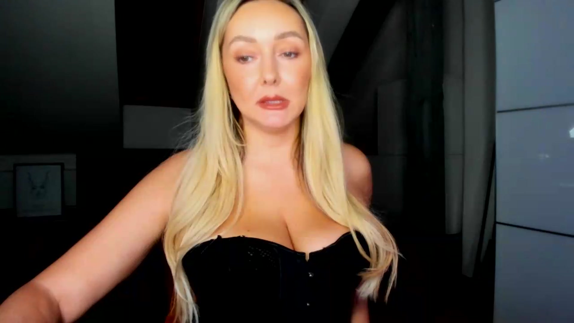 Gallery image thumbnail from Mi_Ha's myfreecams stream on, 09/11/2026, 14:19 image 5 of 20