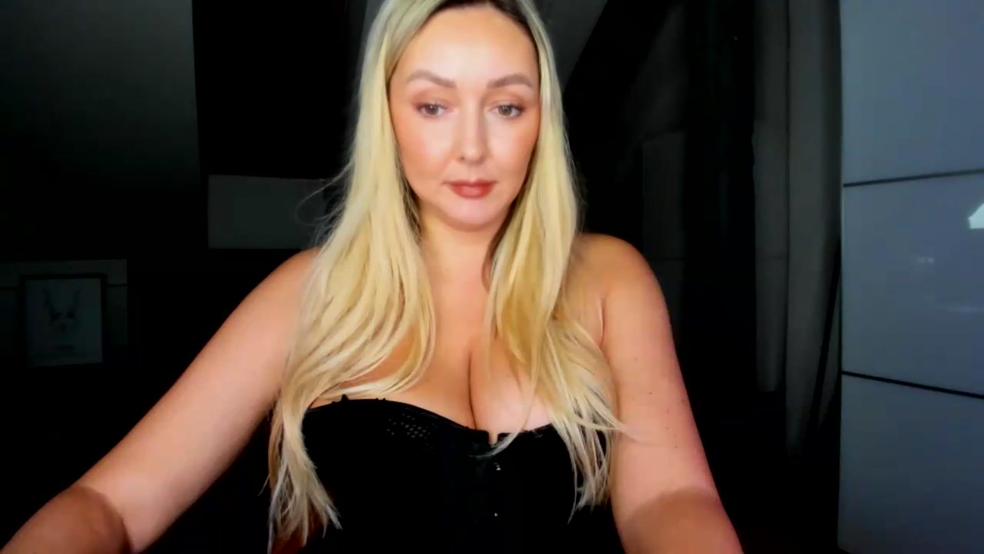 Gallery image thumbnail from Mi_Ha's myfreecams stream on, 09/11/2026, 14:19 image 16 of 20