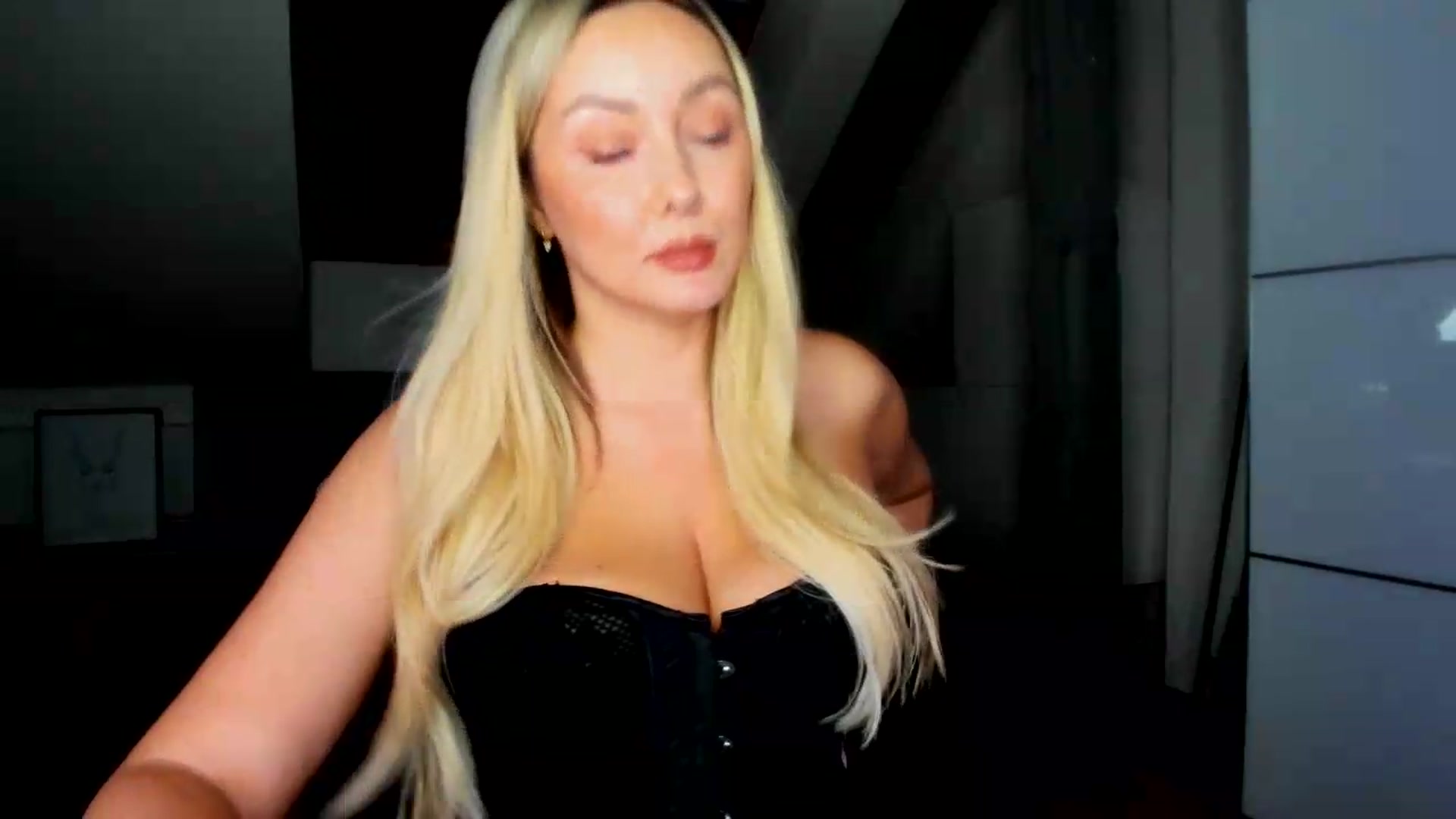 Gallery image thumbnail from Mi_Ha's myfreecams stream on, 09/11/2026, 14:19 image 20 of 20