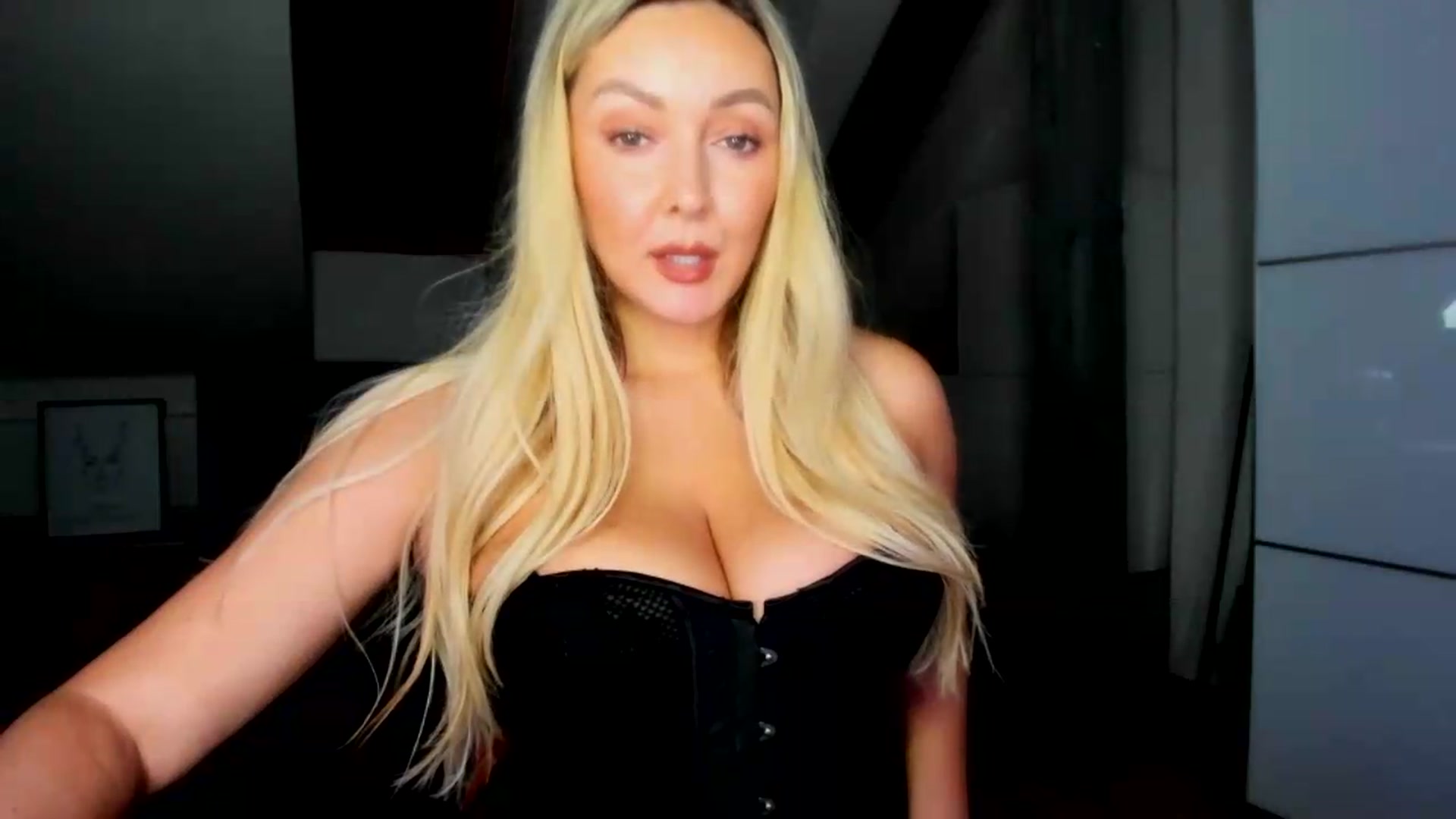Gallery image thumbnail from Mi_Ha's myfreecams stream on, 09/11/2026, 14:19 image 10 of 20