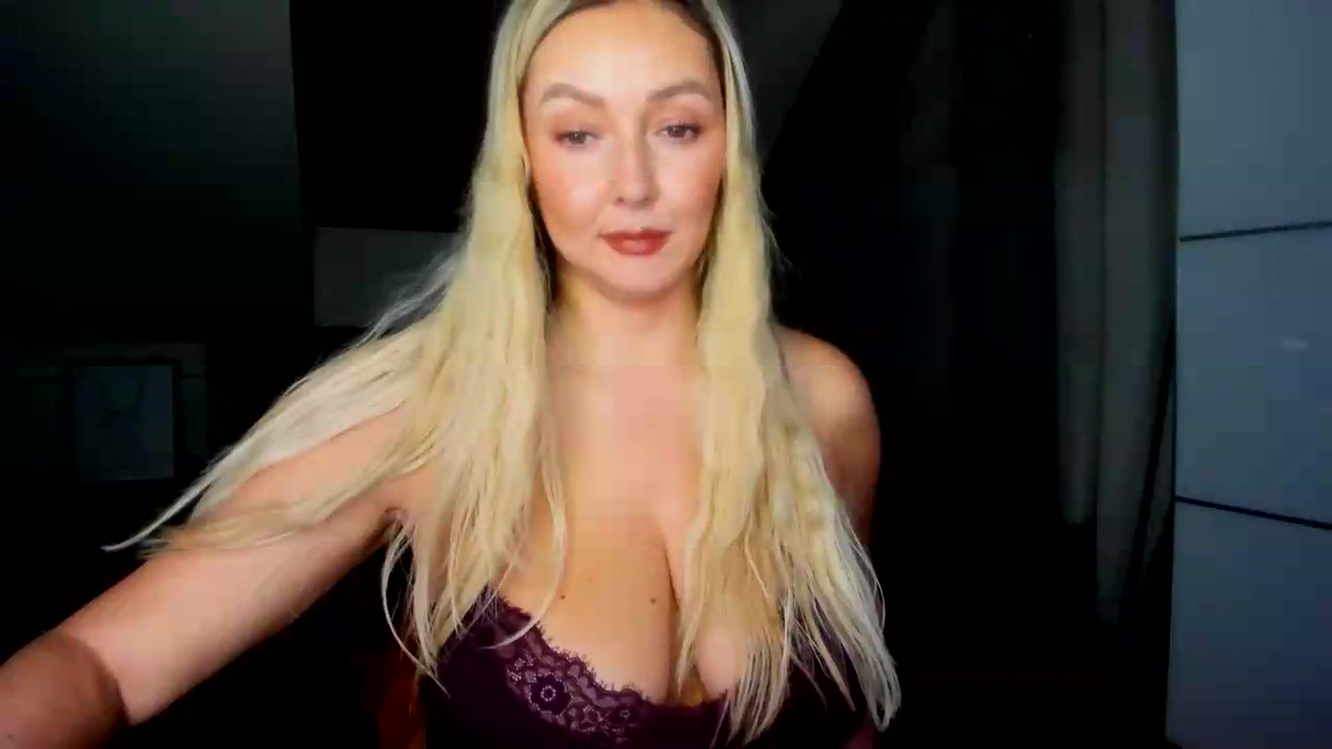 Gallery image thumbnail from Mi_Ha's myfreecams stream on, 09/12/2026, 14:21 image 4 of 20