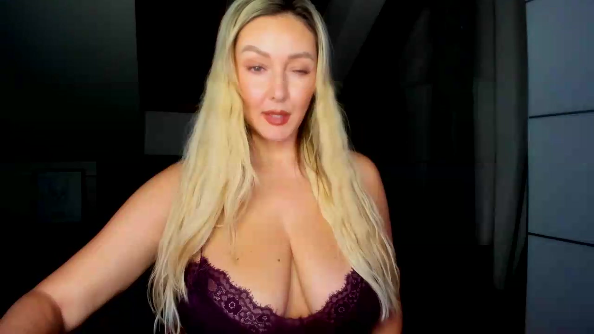 Gallery image thumbnail from Mi_Ha's myfreecams stream on, 09/12/2026, 14:21 image 13 of 20