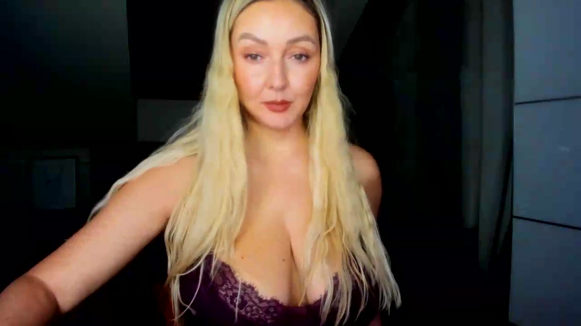 Gallery image thumbnail from Mi_Ha's myfreecams stream on, 09/12/2026, 14:21 image 5 of 20