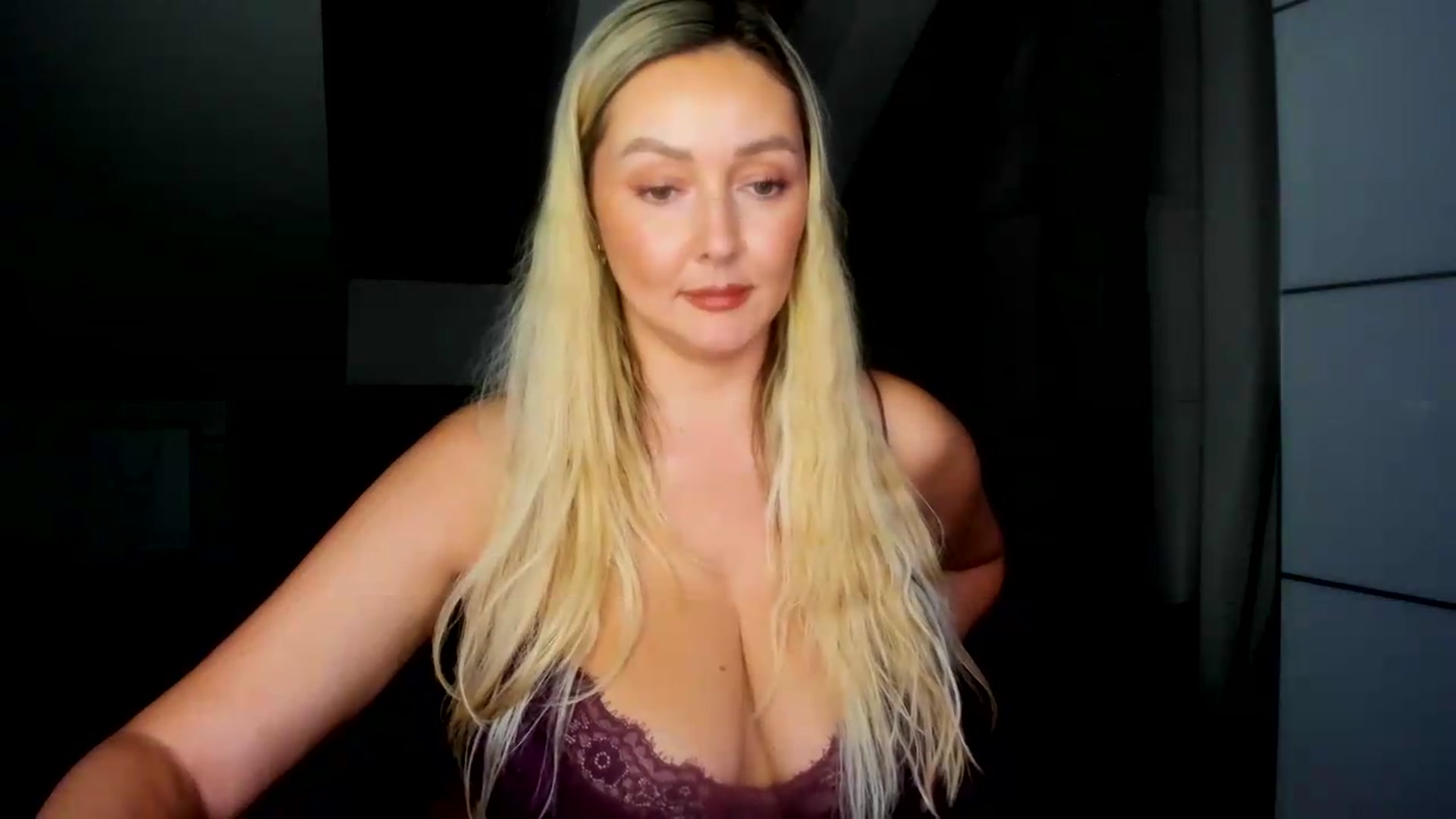 Gallery image thumbnail from Mi_Ha's myfreecams stream on, 09/12/2026, 15:29 image 3 of 20