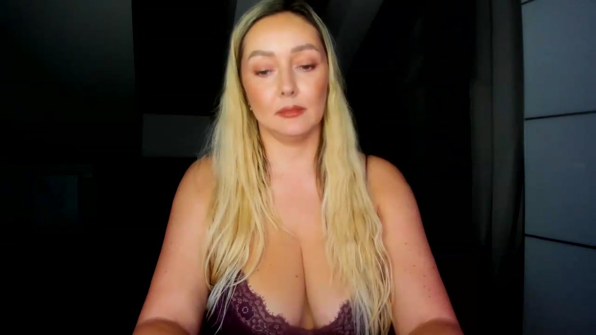 Gallery image thumbnail from Mi_Ha's myfreecams stream on, 09/12/2026, 15:29 image 2 of 20