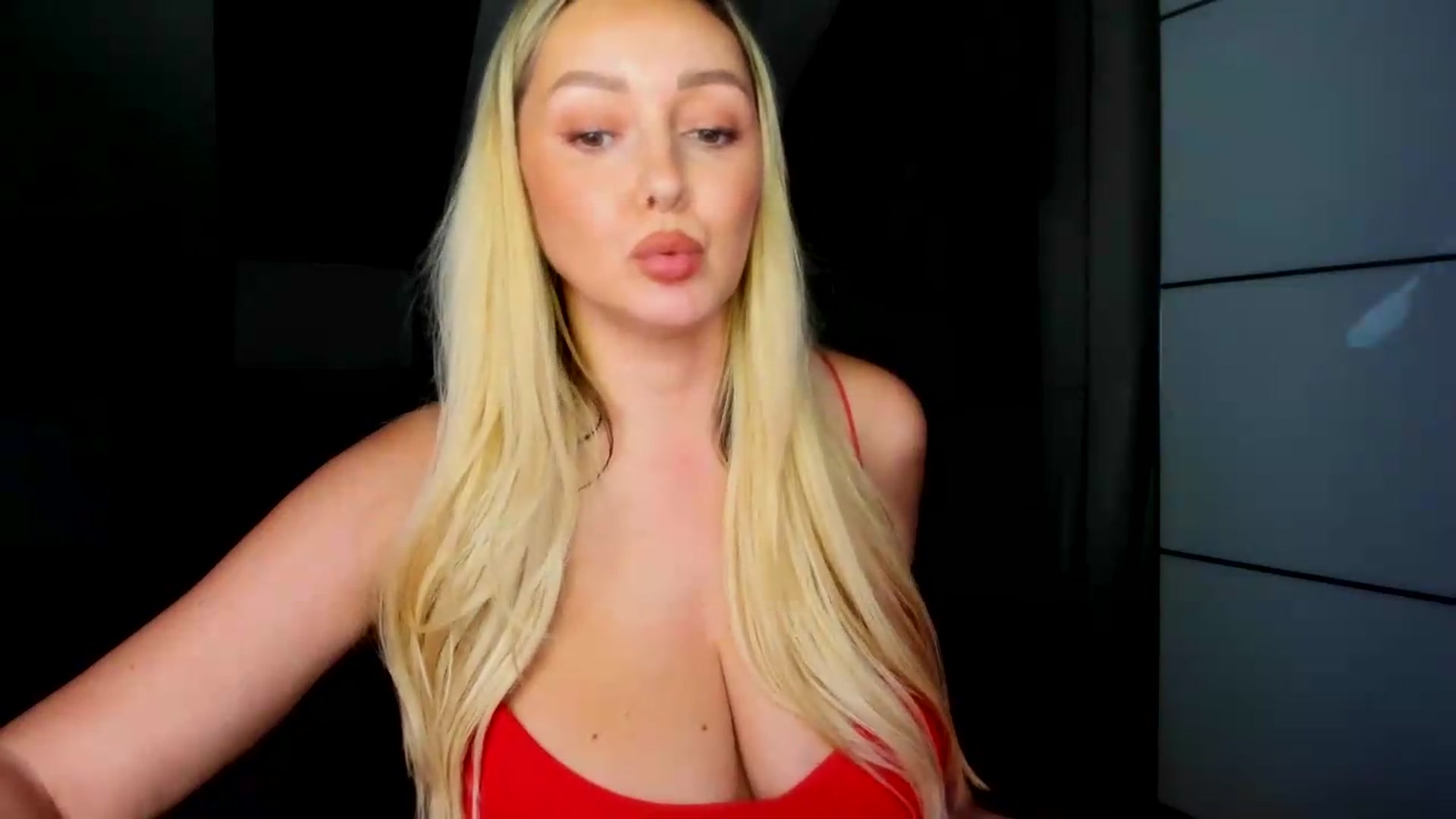 Gallery image thumbnail from Mi_Ha's myfreecams stream on, 09/14/2026, 16:02 image 18 of 20