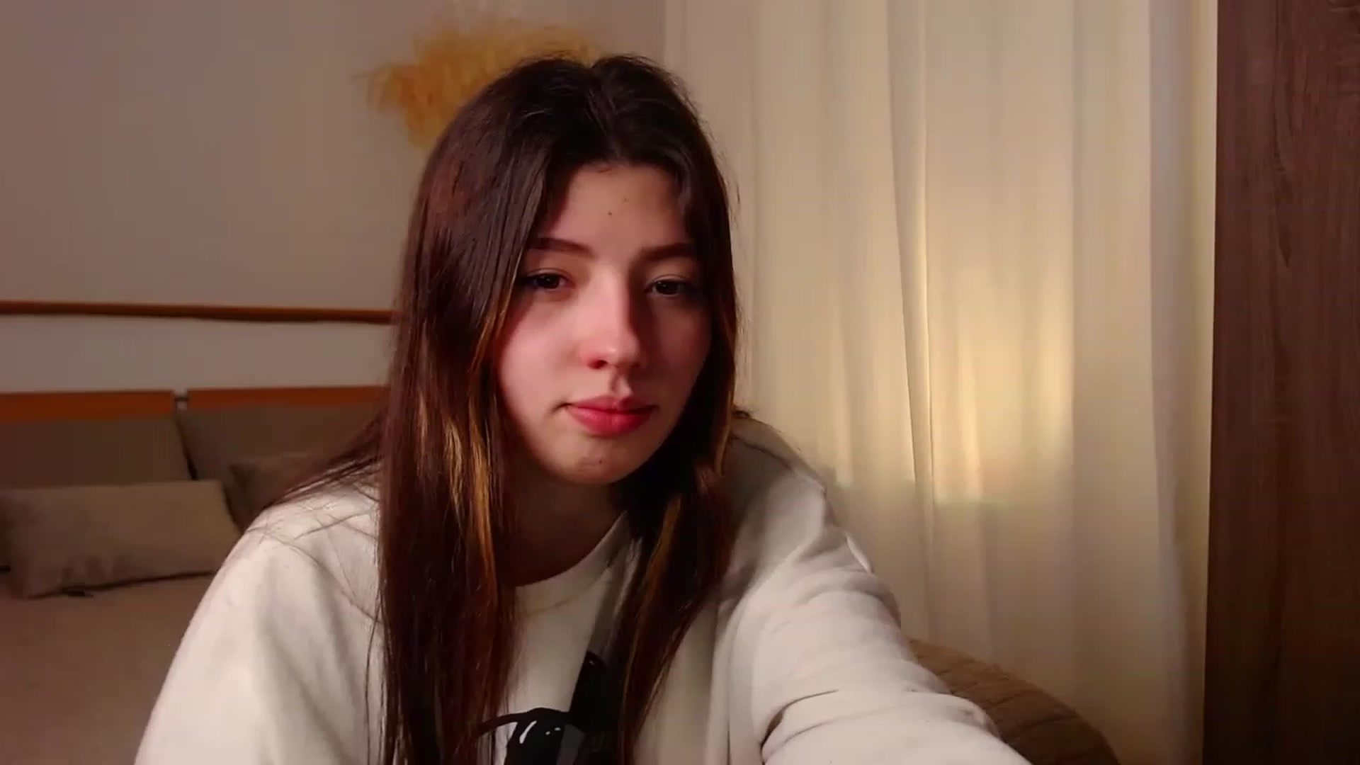Gallery image thumbnail from Mi__a's myfreecams stream on, 04/09/2023, 14:34 image 5 of 20