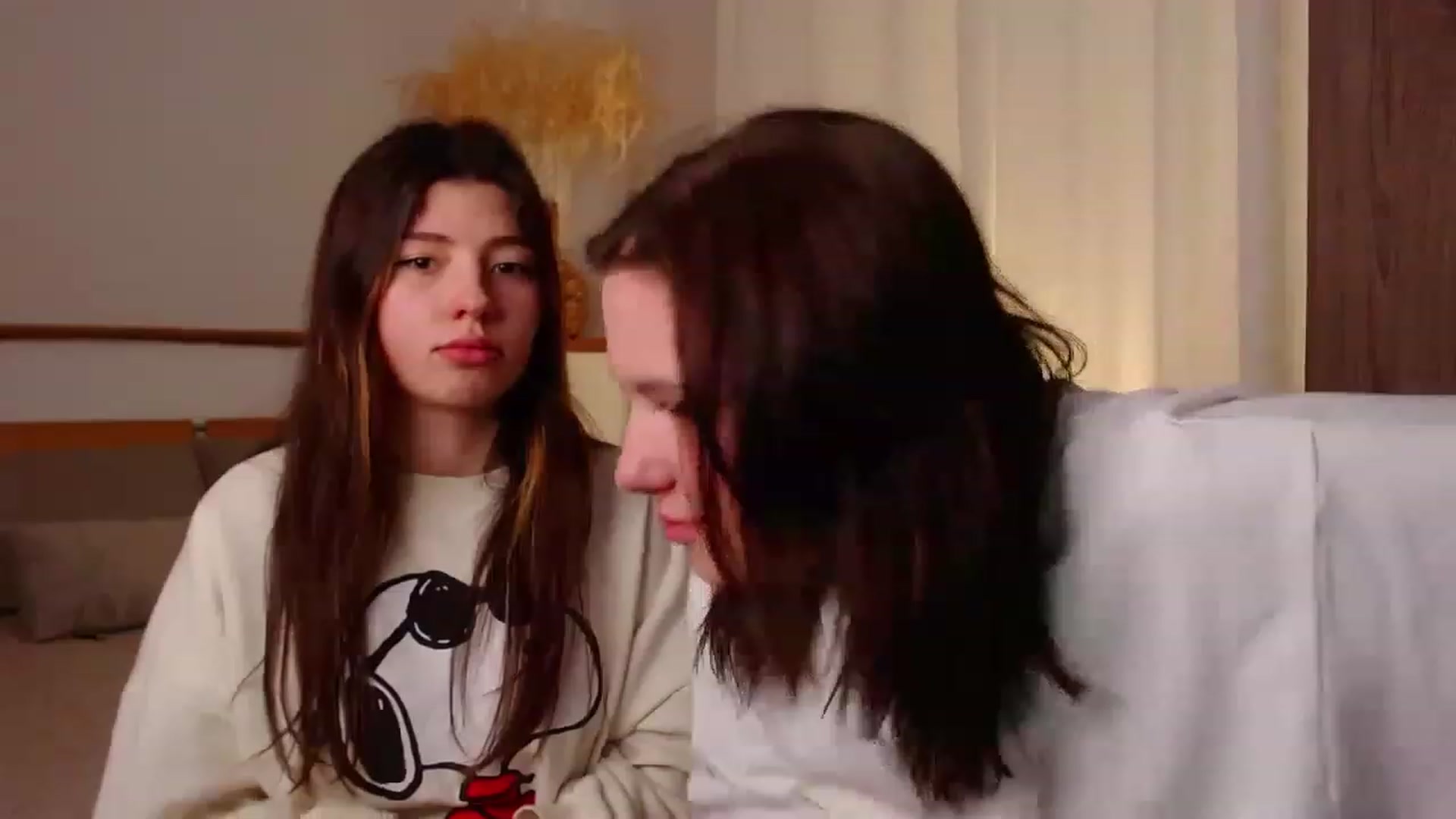 Gallery image thumbnail from Mi__a's myfreecams stream on, 04/09/2023, 14:34 image 4 of 20