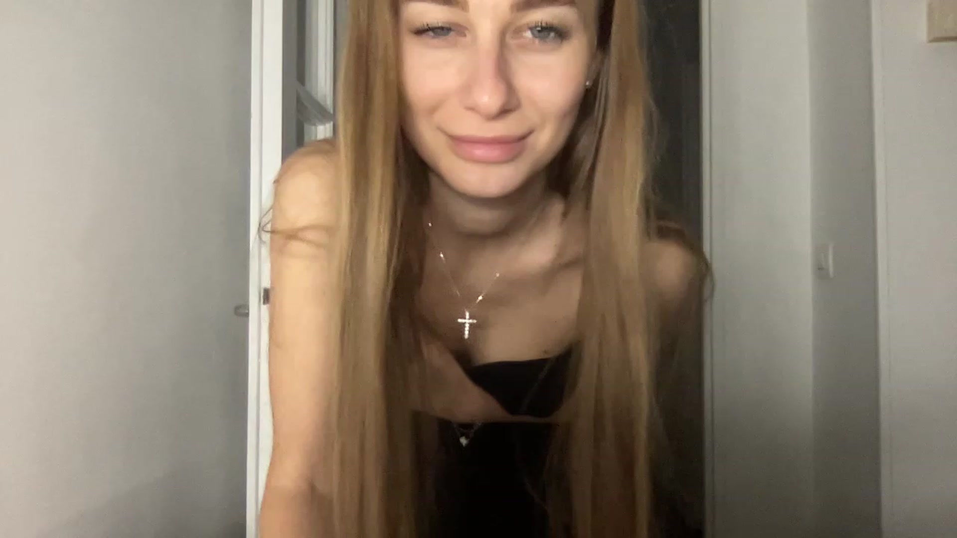 Gallery image thumbnail from Mia118's myfreecams stream on, 12/20/2022, 22:34 image 18 of 20