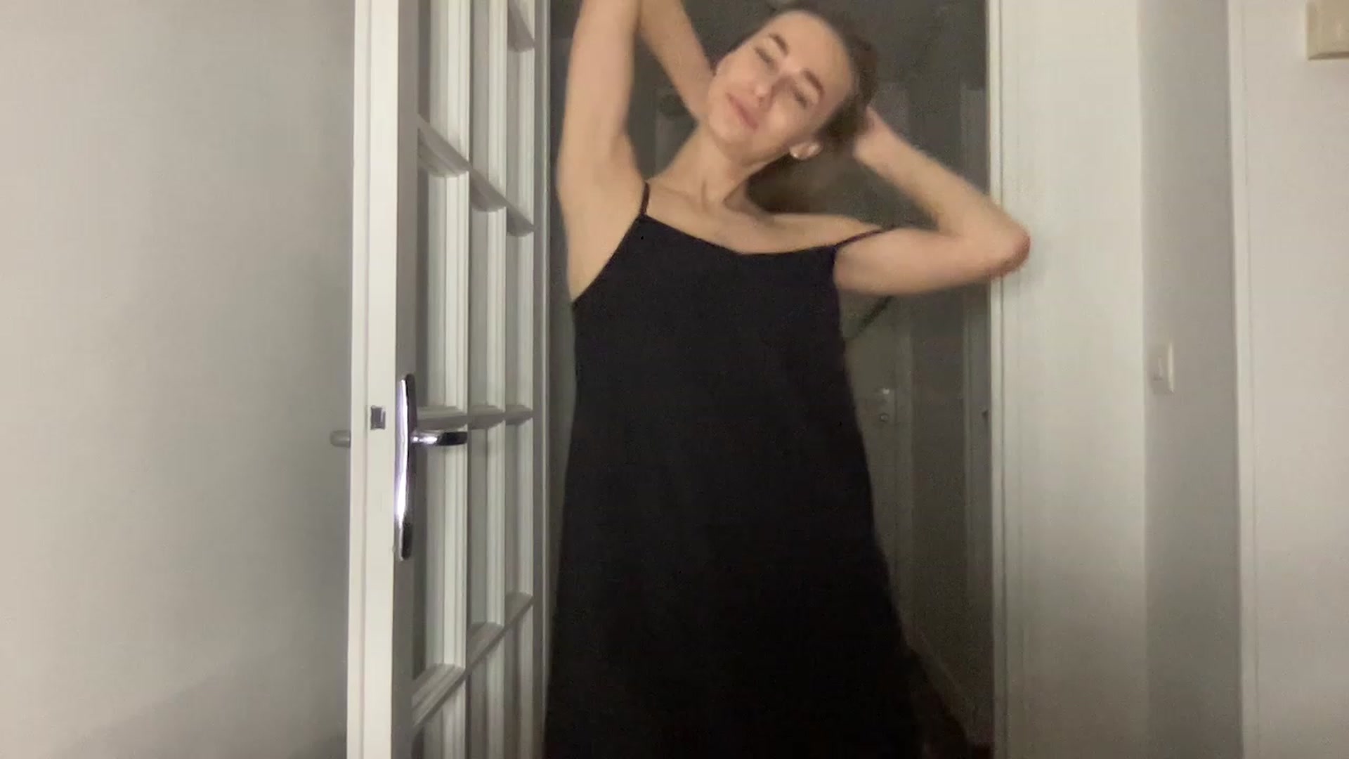 Gallery image thumbnail from Mia118's myfreecams stream on, 12/20/2022, 22:34 image 5 of 20