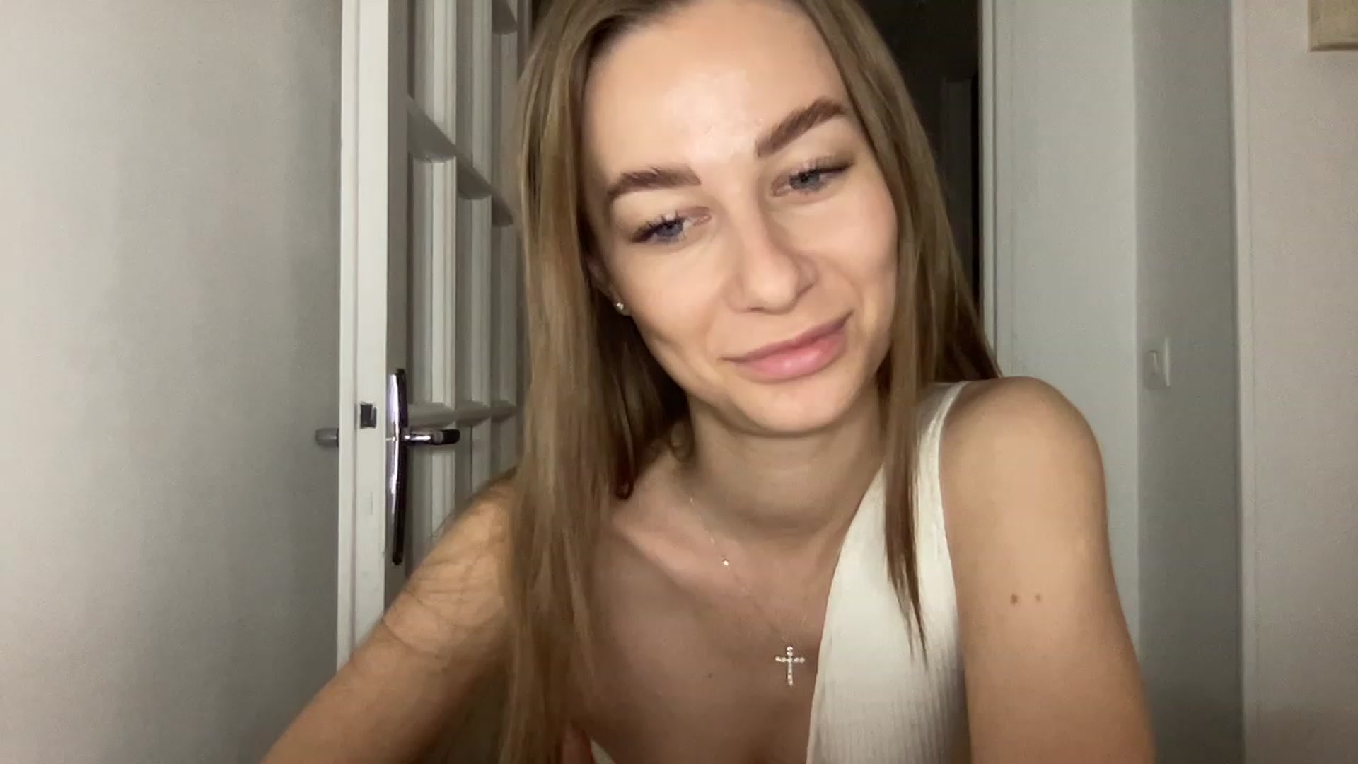 Gallery image thumbnail from Mia118's myfreecams stream on, 12/27/2022, 24:19 image 18 of 20