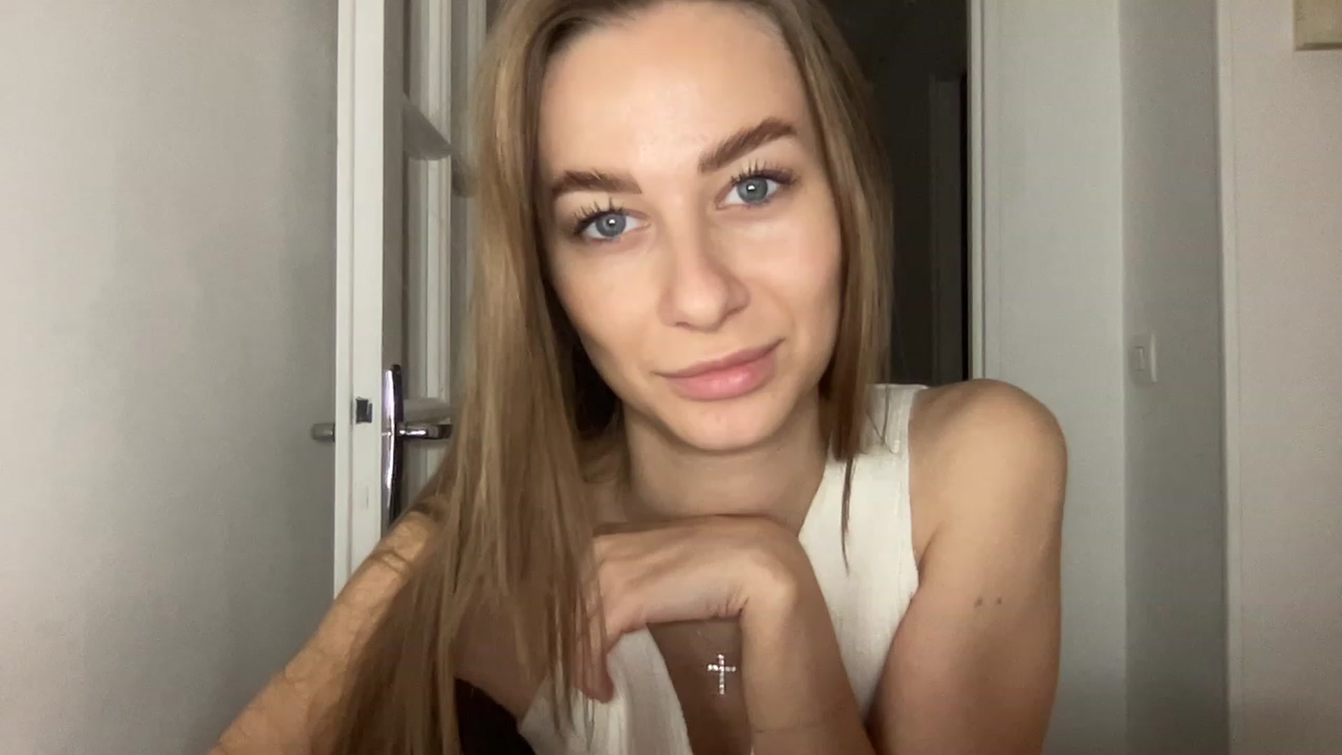 Gallery image thumbnail from Mia118's myfreecams stream on, 12/27/2022, 24:19 image 19 of 20