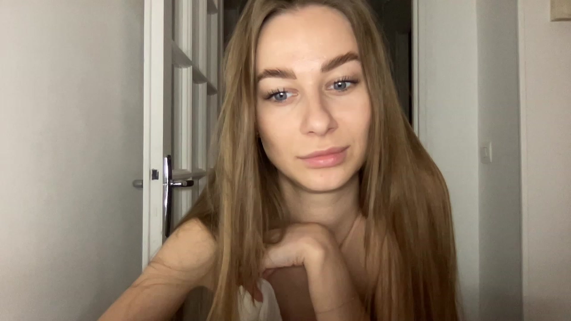 Gallery image thumbnail from Mia118's myfreecams stream on, 12/27/2022, 24:19 image 11 of 20