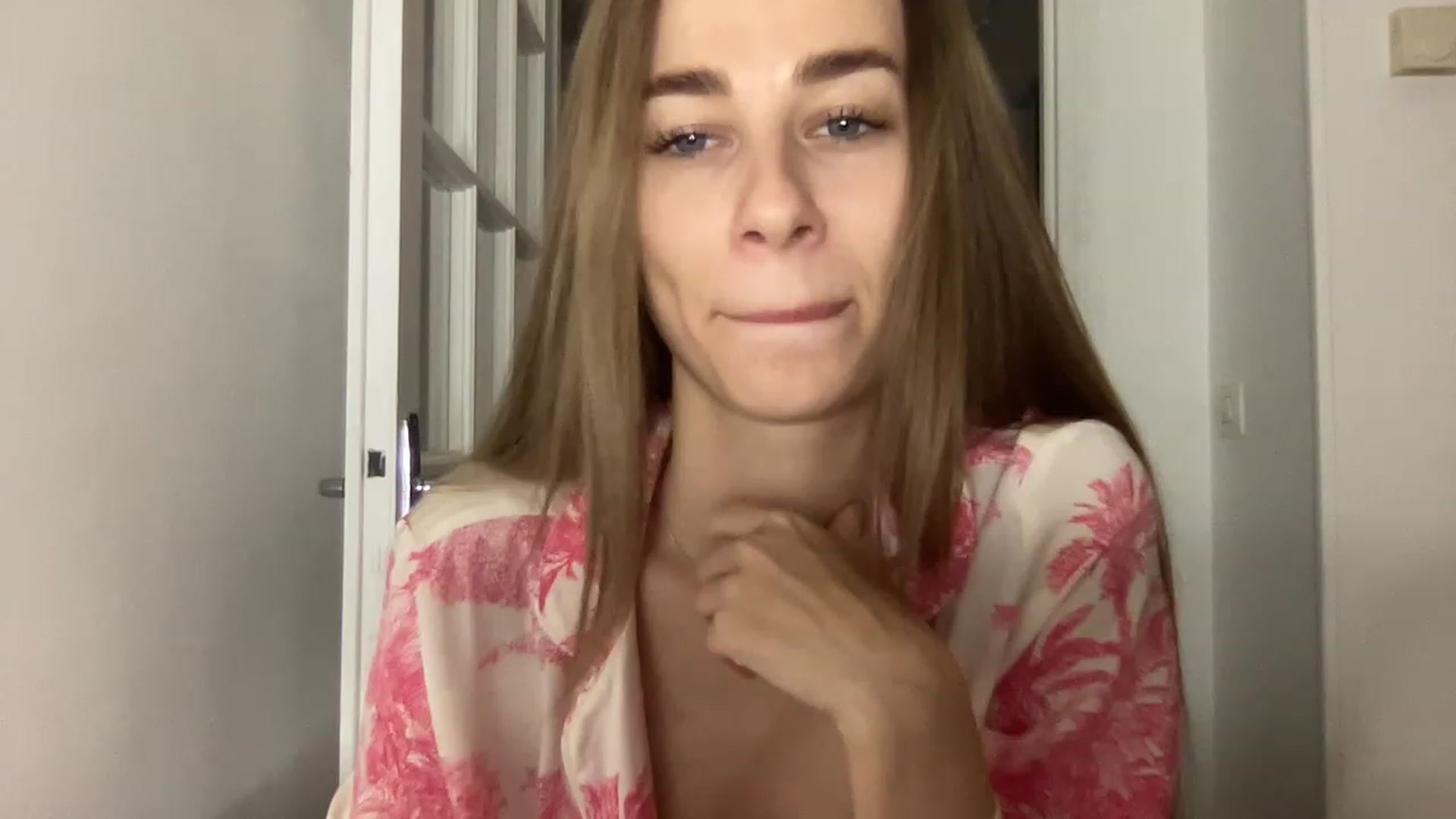 Gallery image thumbnail from Mia118's myfreecams stream on, 01/01/2023, 22:56 image 3 of 20