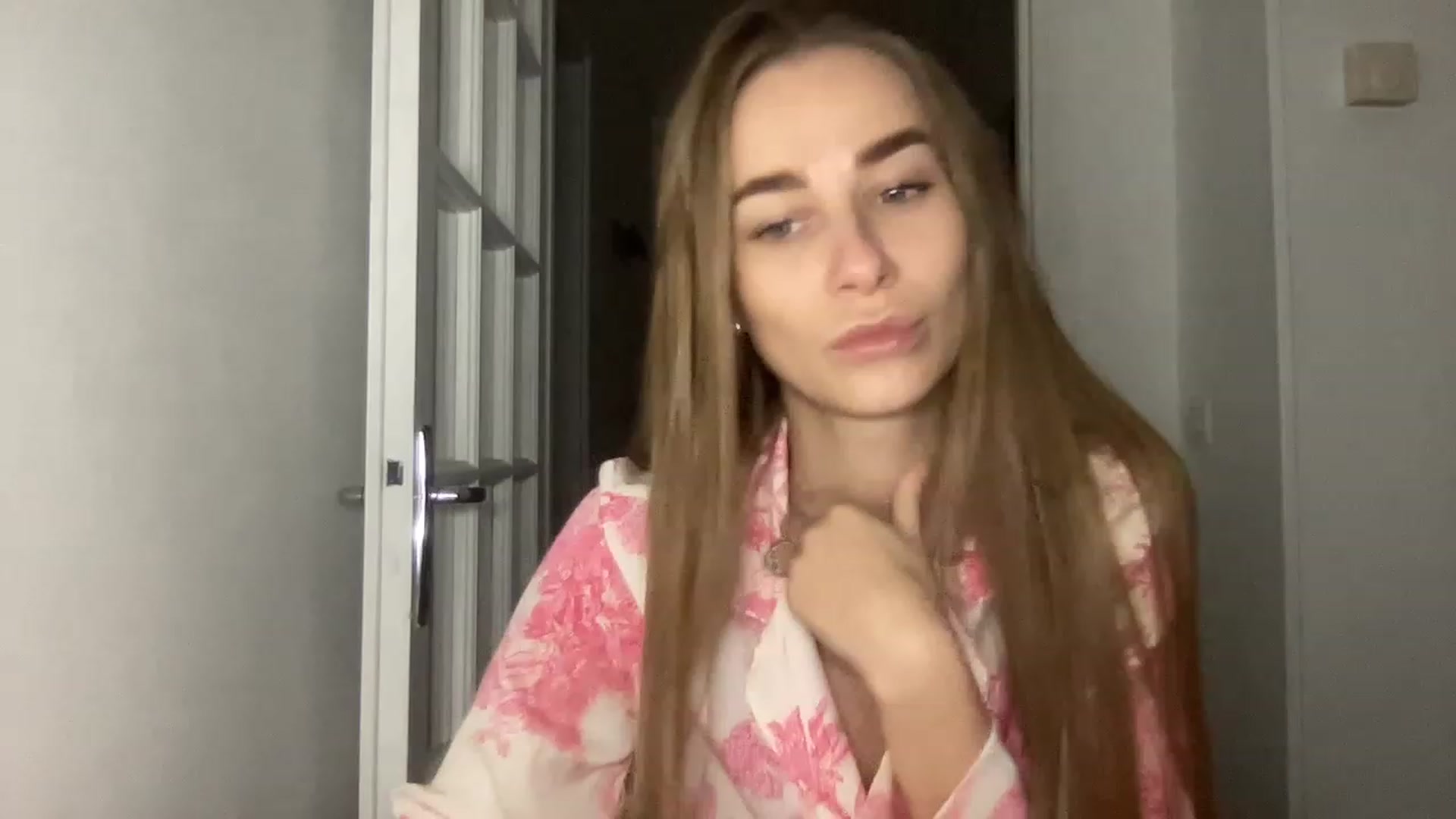Gallery image thumbnail from Mia118's myfreecams stream on, 01/06/2023, 21:48 image 16 of 20