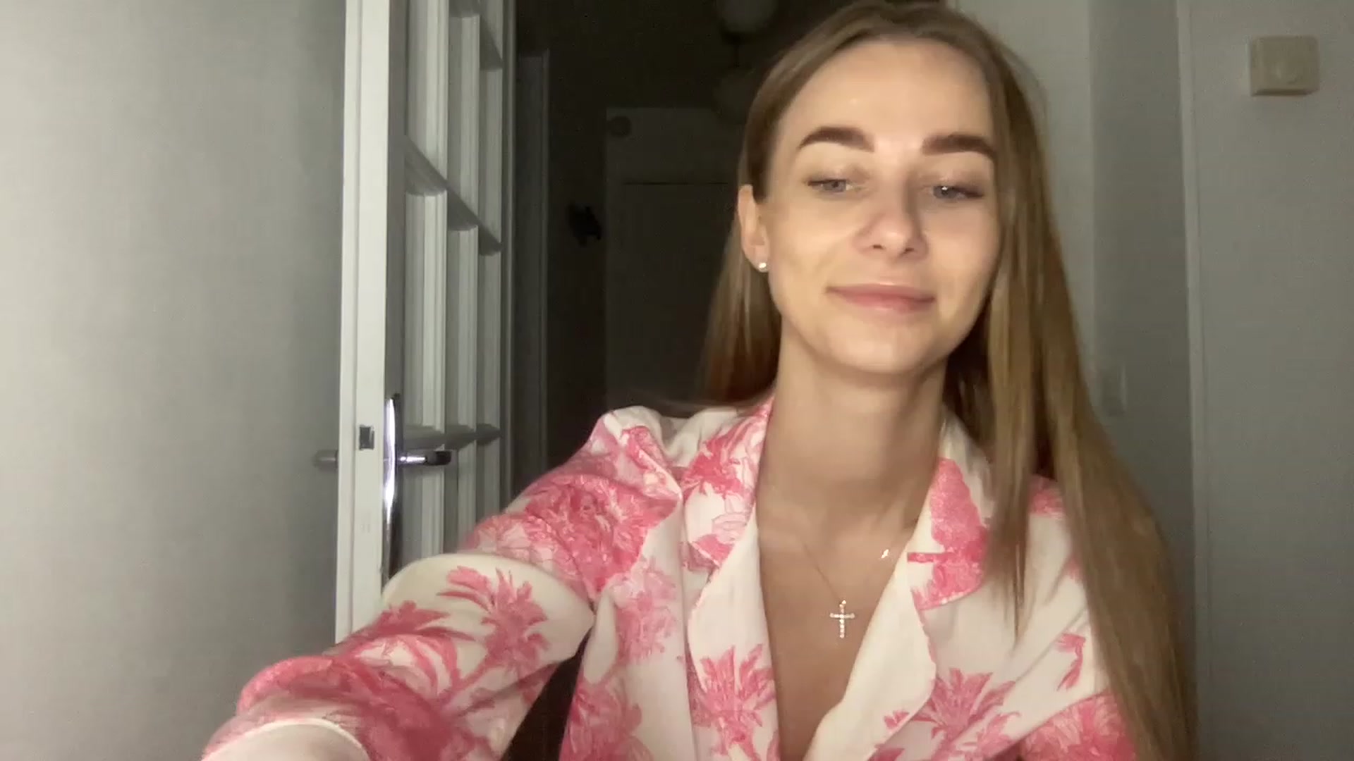 Gallery image thumbnail from Mia118's myfreecams stream on, 01/06/2023, 21:48 image 13 of 20