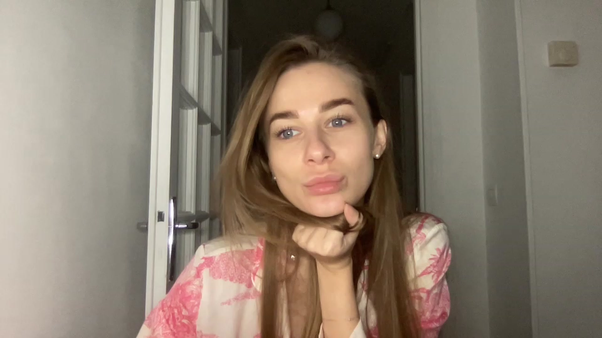 Gallery image thumbnail from Mia118's myfreecams stream on, 01/08/2023, 17:02 image 20 of 20