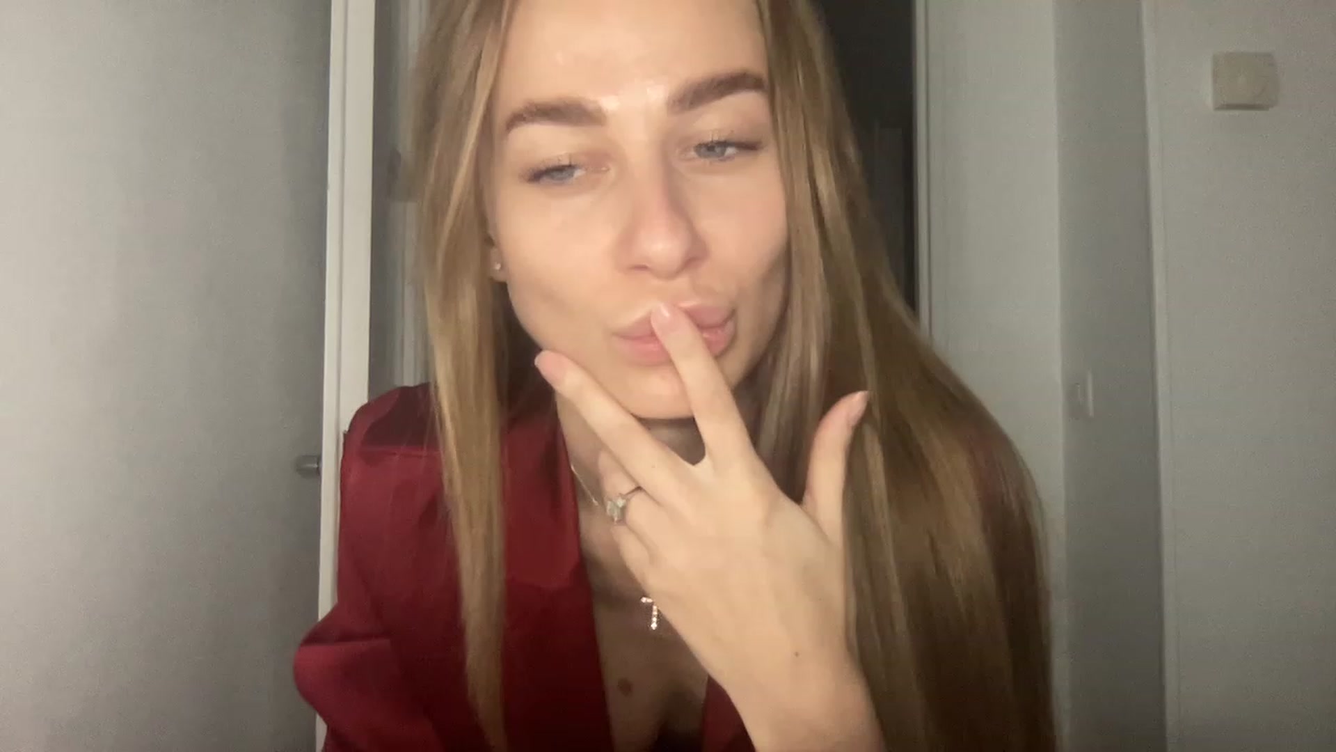 Gallery image thumbnail from Mia118's myfreecams stream on, 01/10/2023, 17:42 image 15 of 20