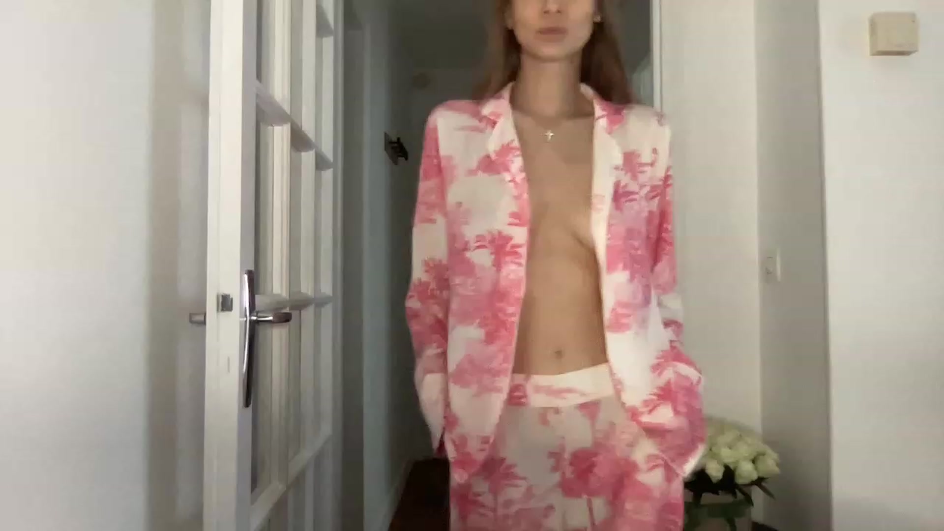 Gallery image thumbnail from Mia118's myfreecams stream on, 02/04/2023, 13:33 image 8 of 20