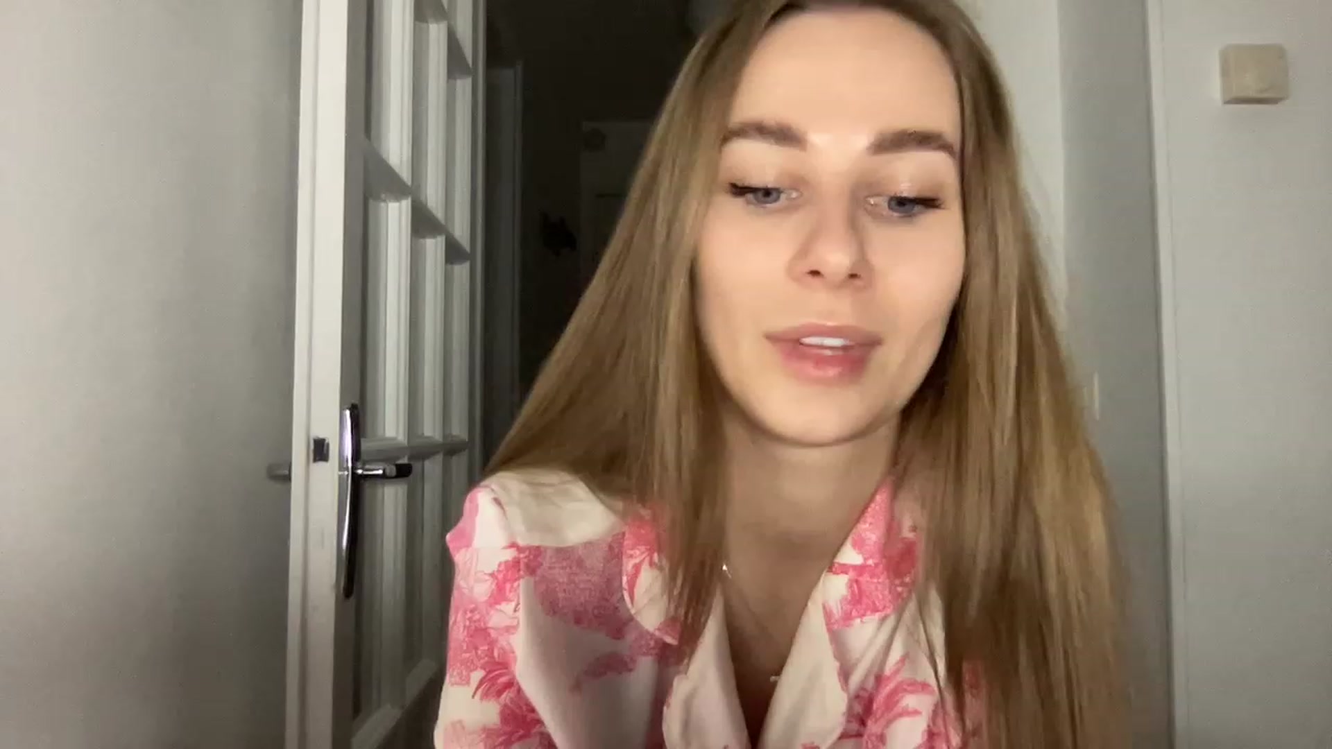 Gallery image thumbnail from Mia118's myfreecams stream on, 02/04/2023, 21:21 image 7 of 20