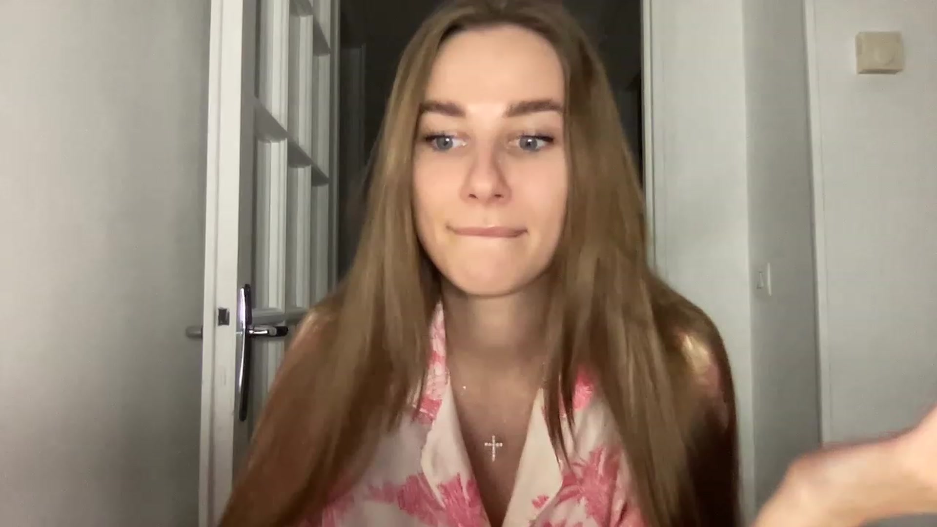 Gallery image thumbnail from Mia118's myfreecams stream on, 02/04/2023, 21:21 image 4 of 20