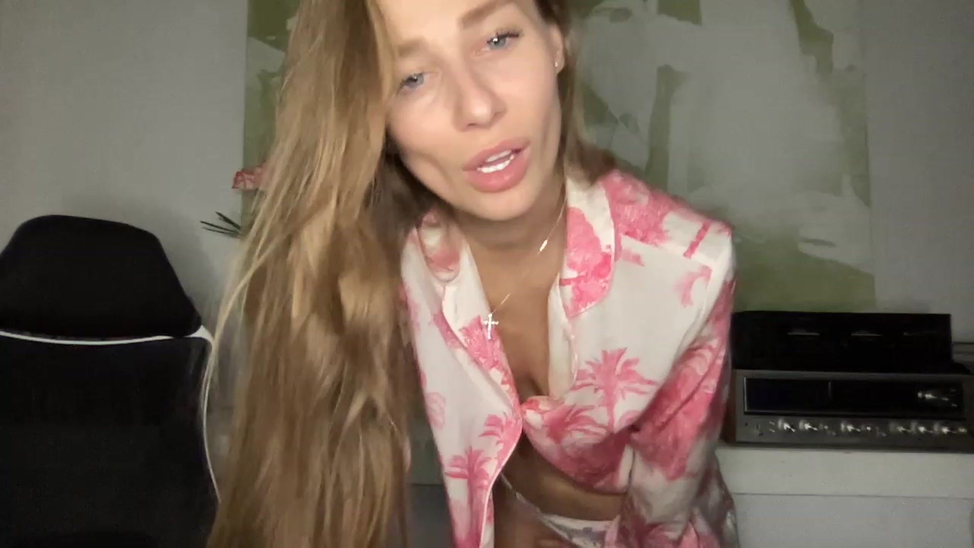 Gallery image thumbnail from Mia118's myfreecams stream on, 05/03/2023, 01:42 image 19 of 20