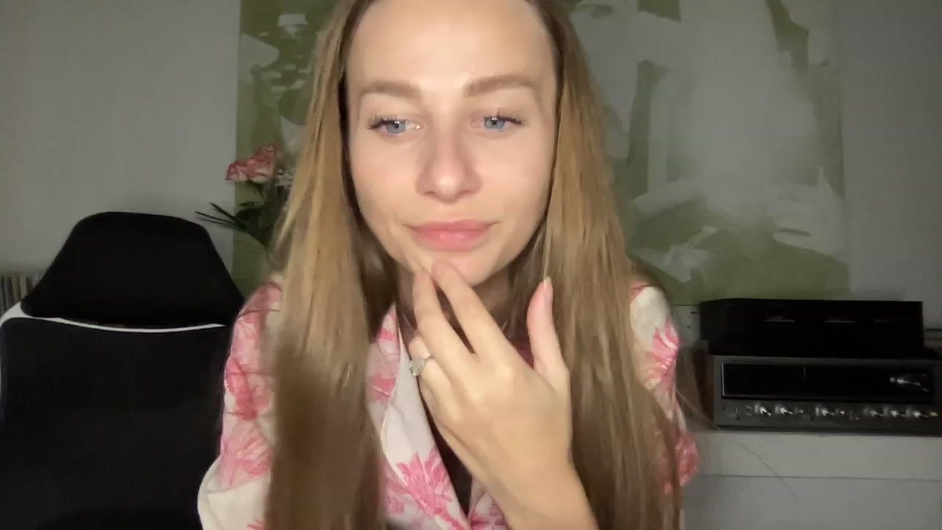 Gallery image thumbnail from Mia118's myfreecams stream on, 05/03/2023, 02:23 image 2 of 20