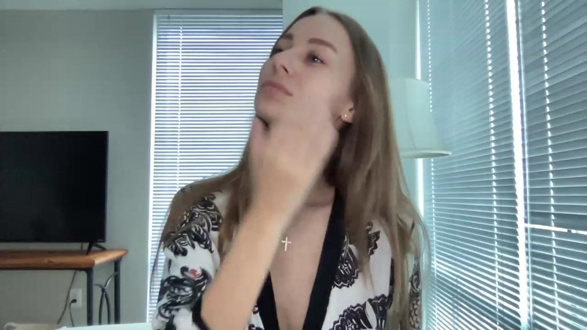 Gallery image thumbnail from Mia118's myfreecams stream on, 08/10/2023, 20:08 image 9 of 20