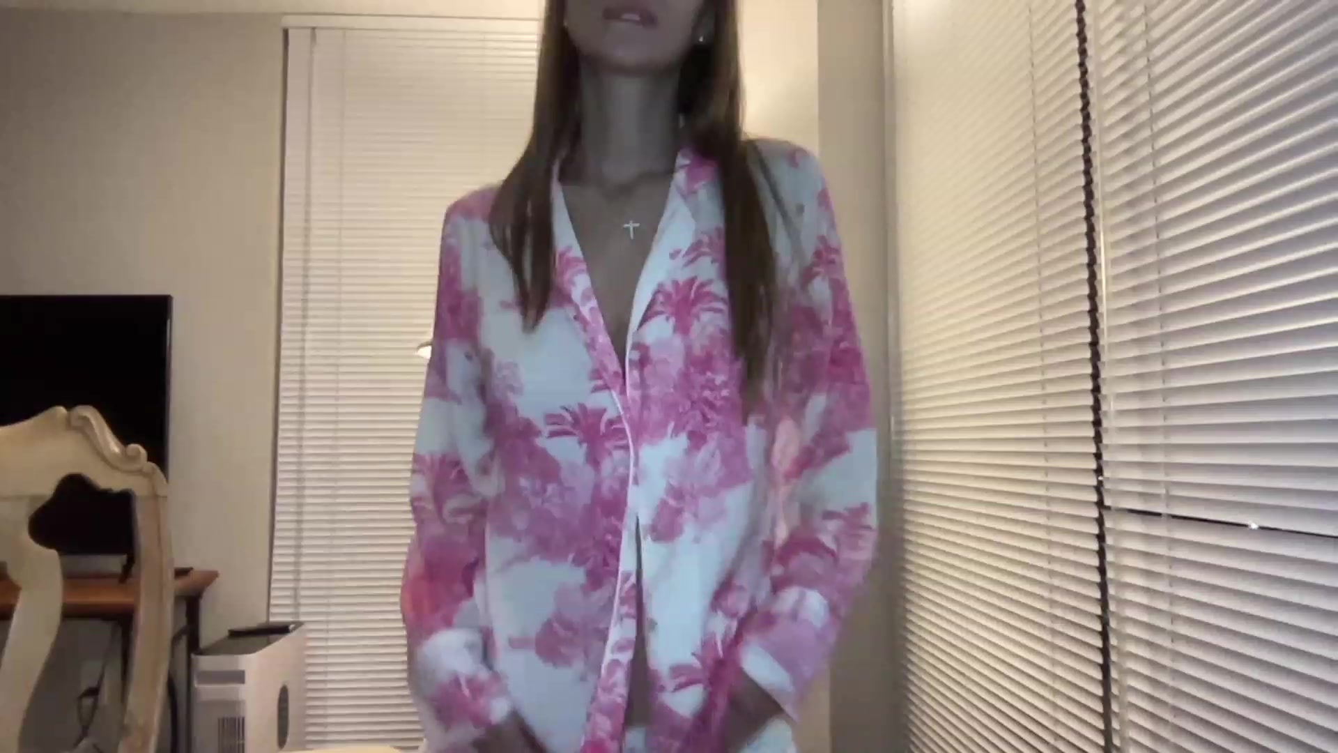 Gallery image thumbnail from Mia118's myfreecams stream on, 08/19/2023, 02:39 image 8 of 20