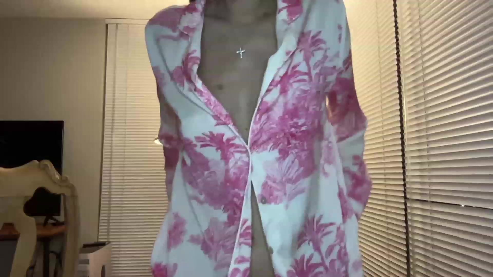 Gallery image thumbnail from Mia118's myfreecams stream on, 08/19/2023, 02:39 image 15 of 20