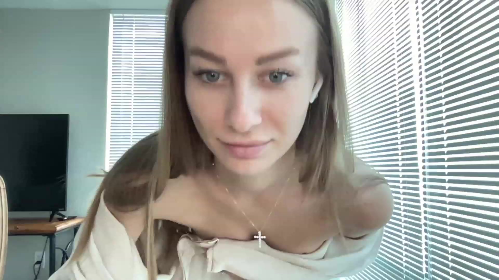 Gallery image thumbnail from Mia118's myfreecams stream on, 08/20/2023, 18:22 image 12 of 20