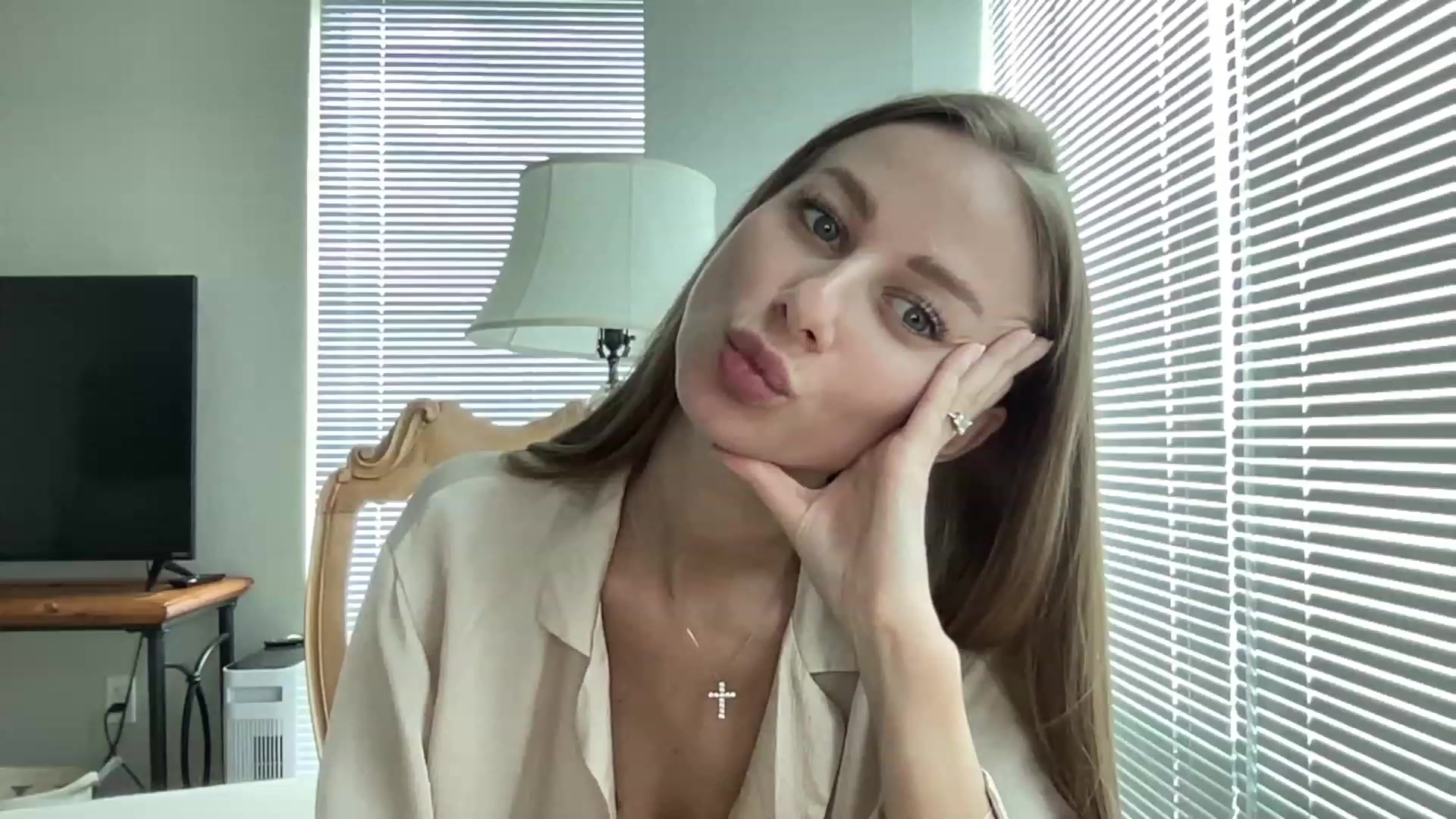 Gallery image thumbnail from Mia118's myfreecams stream on, 08/20/2023, 19:18 image 15 of 20