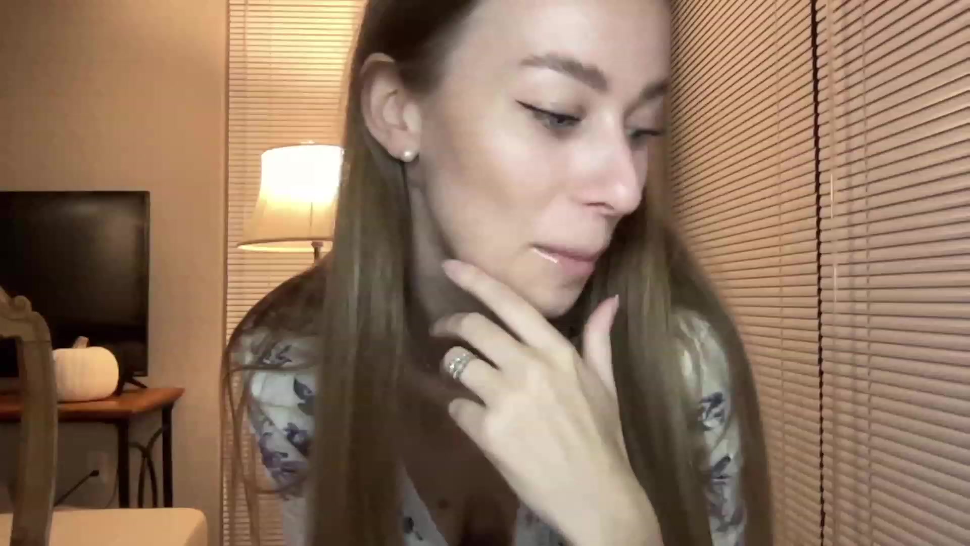 Gallery image thumbnail from Mia118's myfreecams stream on, 09/30/2023, 01:00 image 1 of 20
