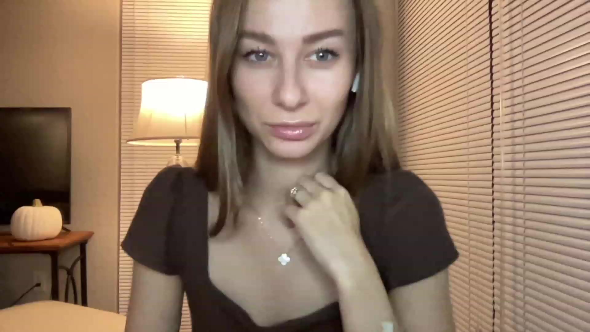 Gallery image thumbnail from Mia118's myfreecams stream on, 10/04/2023, 02:36 image 2 of 20