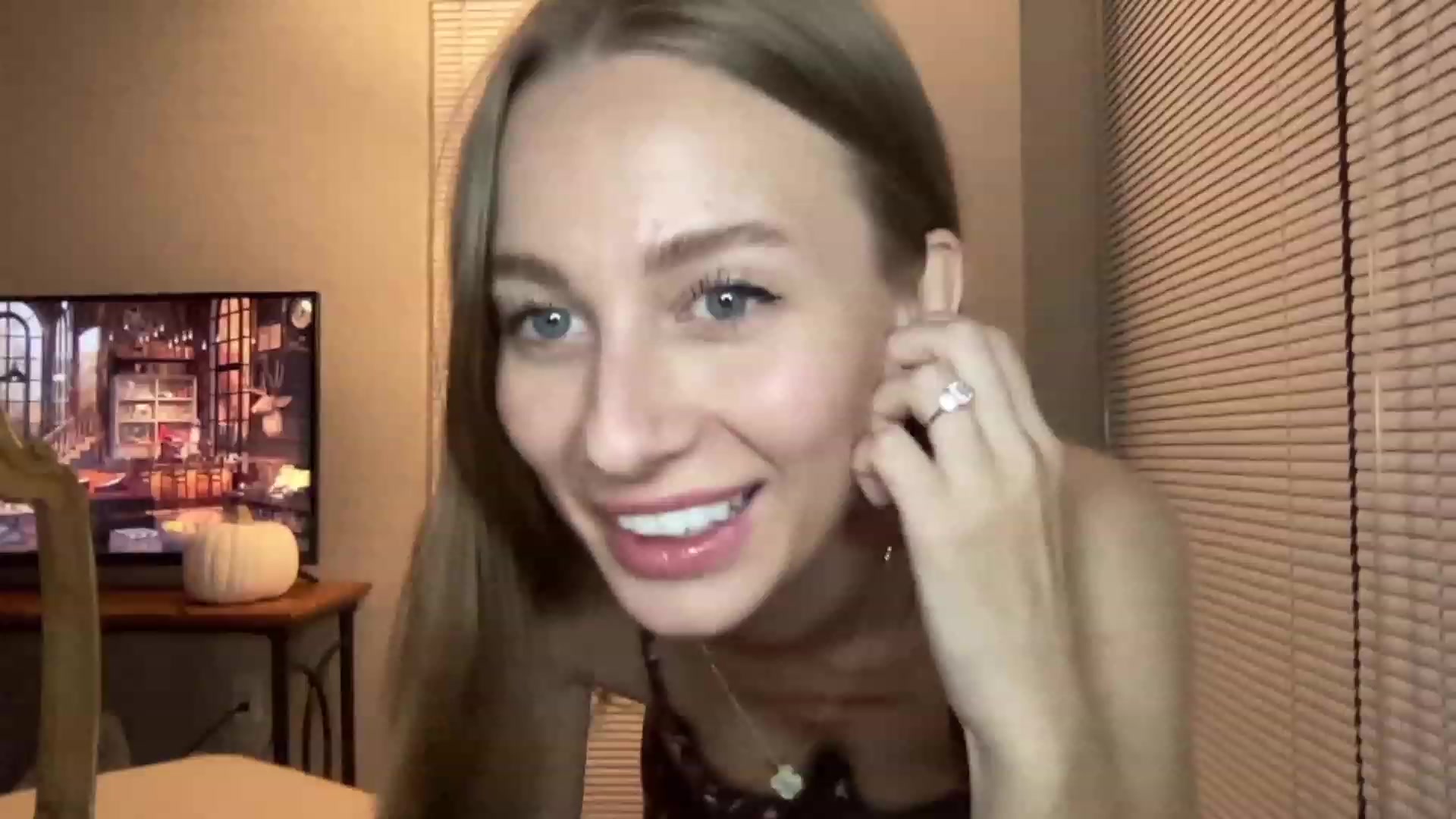 Gallery image thumbnail from Mia118's myfreecams stream on, 10/09/2023, 02:50 image 13 of 20