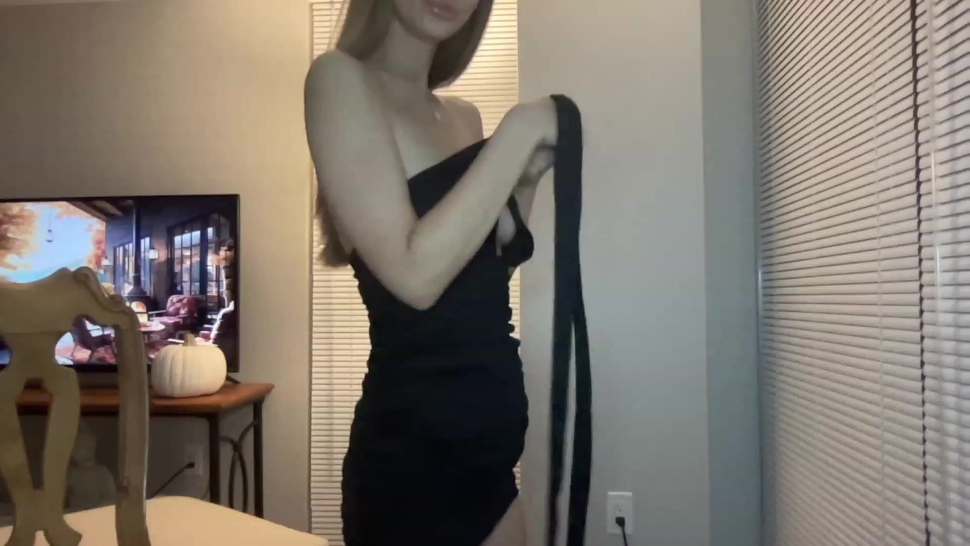 Gallery image thumbnail from Mia118's myfreecams stream on, 10/10/2023, 01:50 image 17 of 20
