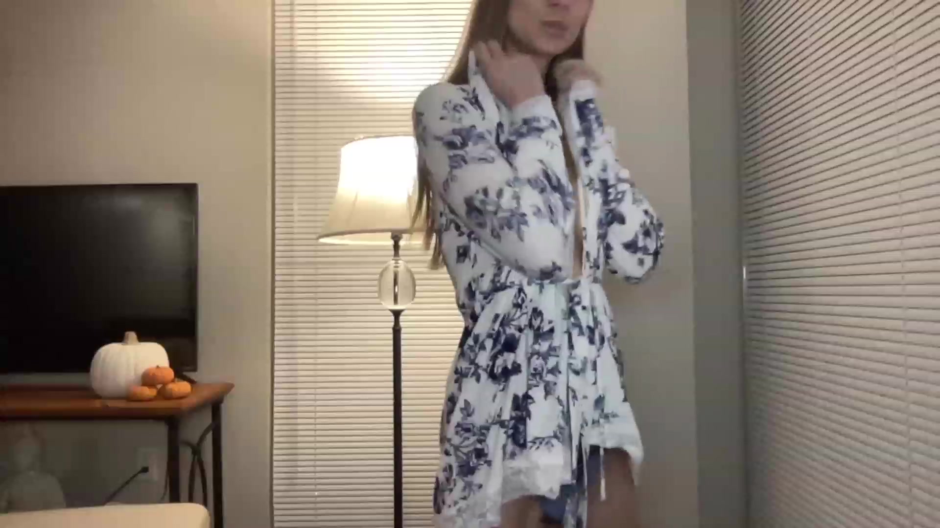 Gallery image thumbnail from Mia118's myfreecams stream on, 10/14/2023, 01:05 image 6 of 20