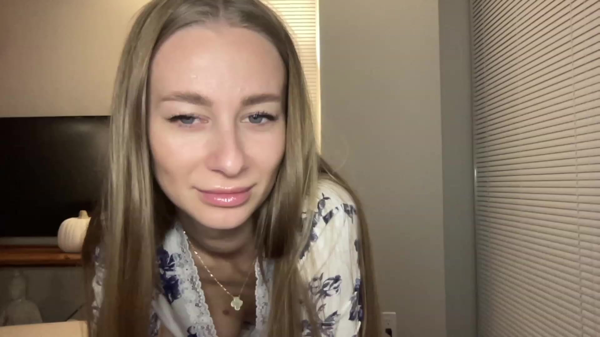 Gallery image thumbnail from Mia118's myfreecams stream on, 10/14/2023, 01:05 image 4 of 20