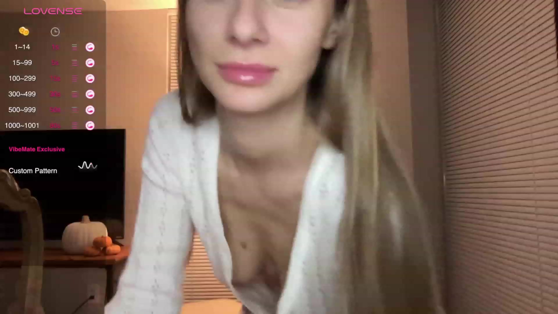 Gallery image thumbnail from Mia118's myfreecams stream on, 10/27/2023, 01:55 image 10 of 20