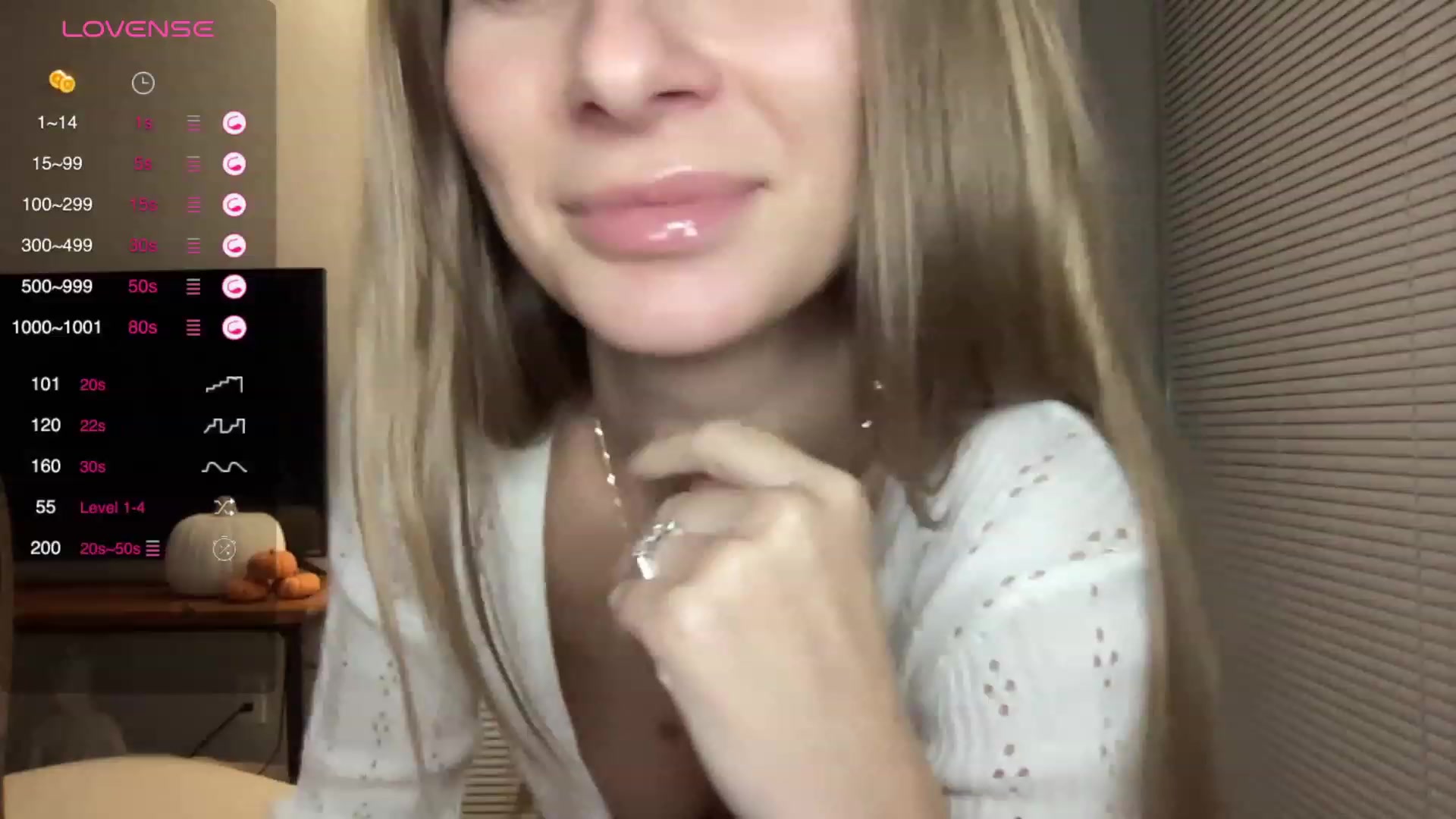 Gallery image thumbnail from Mia118's myfreecams stream on, 10/31/2023, 24:08 image 14 of 20