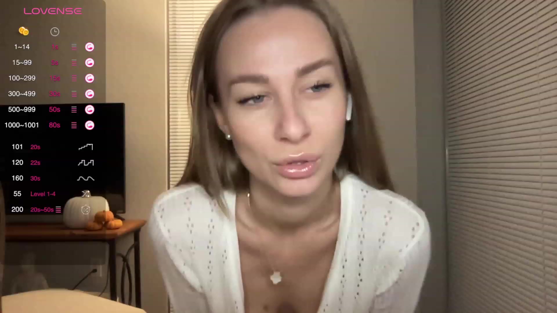 Gallery image thumbnail from Mia118's myfreecams stream on, 10/31/2023, 24:08 image 12 of 20