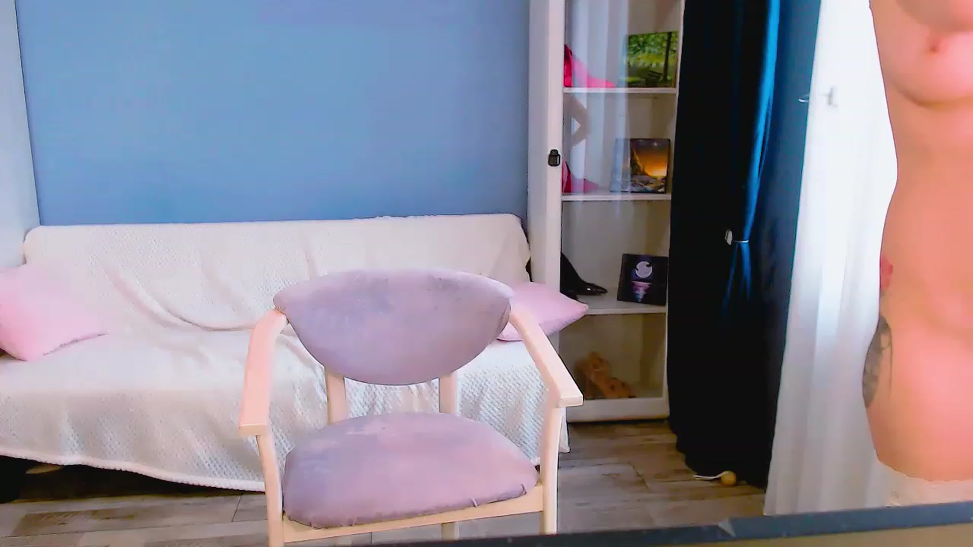 Gallery image thumbnail from Mia88flowers's myfreecams stream on, 06/12/2023, 16:11 image 14 of 20