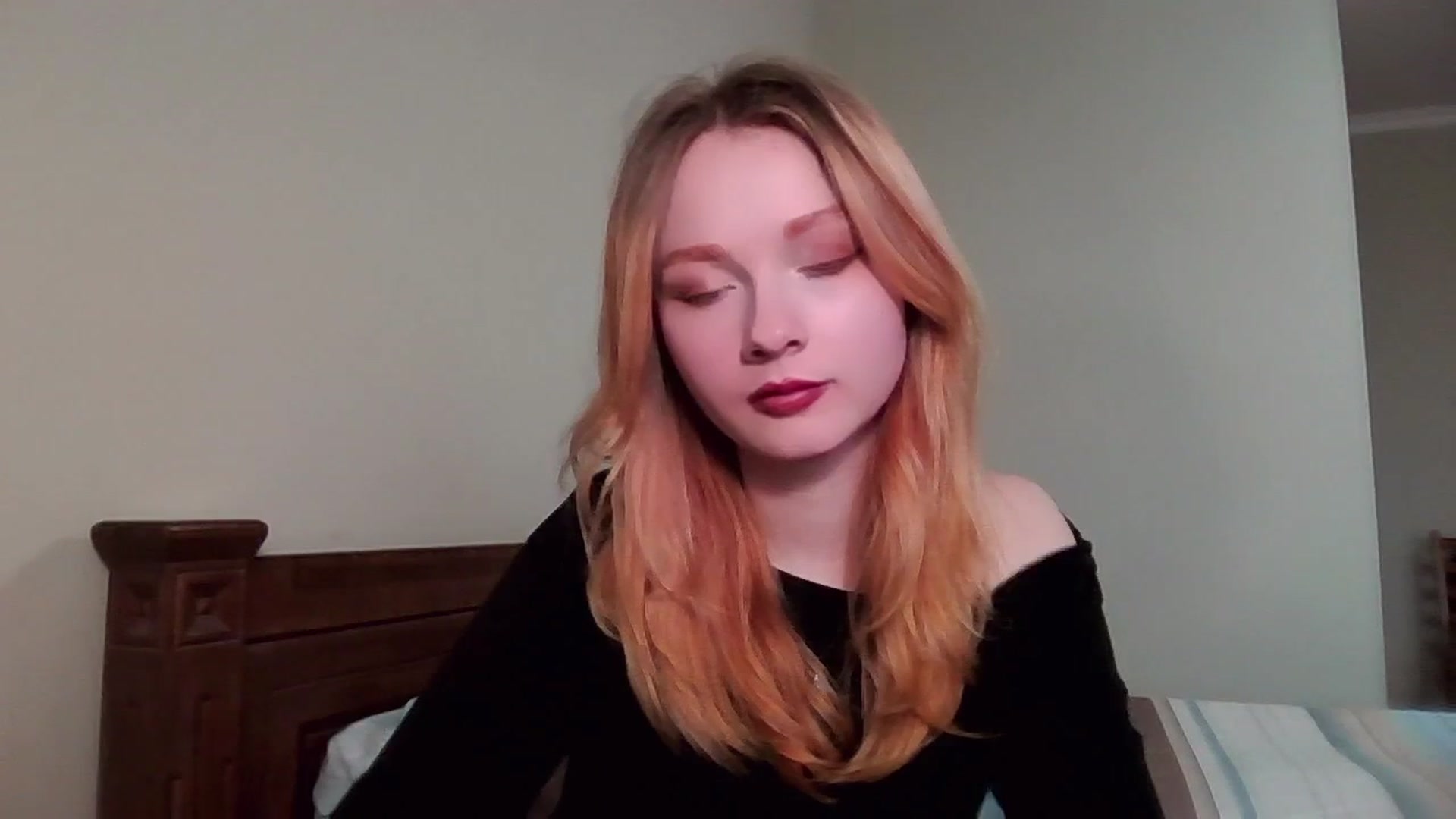 Gallery image thumbnail from MiaFox's myfreecams stream on, 03/24/2026, 15:00 image 17 of 20