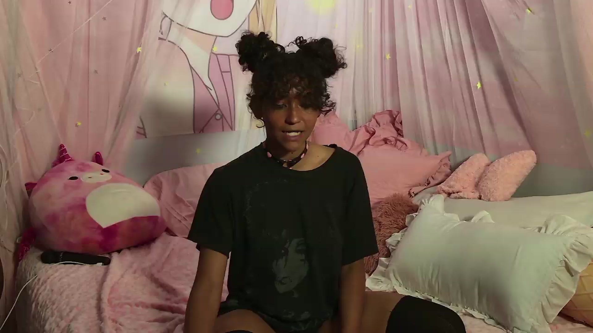 Gallery image thumbnail from MiaHart_'s myfreecams stream on, 05/11/2026, 24:33 image 16 of 20