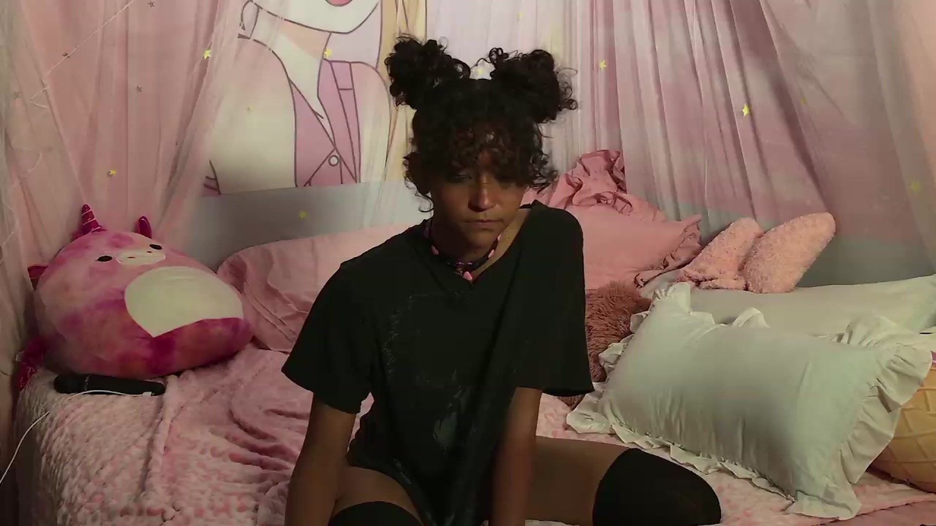 Gallery image thumbnail from MiaHart_'s myfreecams stream on, 05/11/2026, 24:33 image 17 of 20