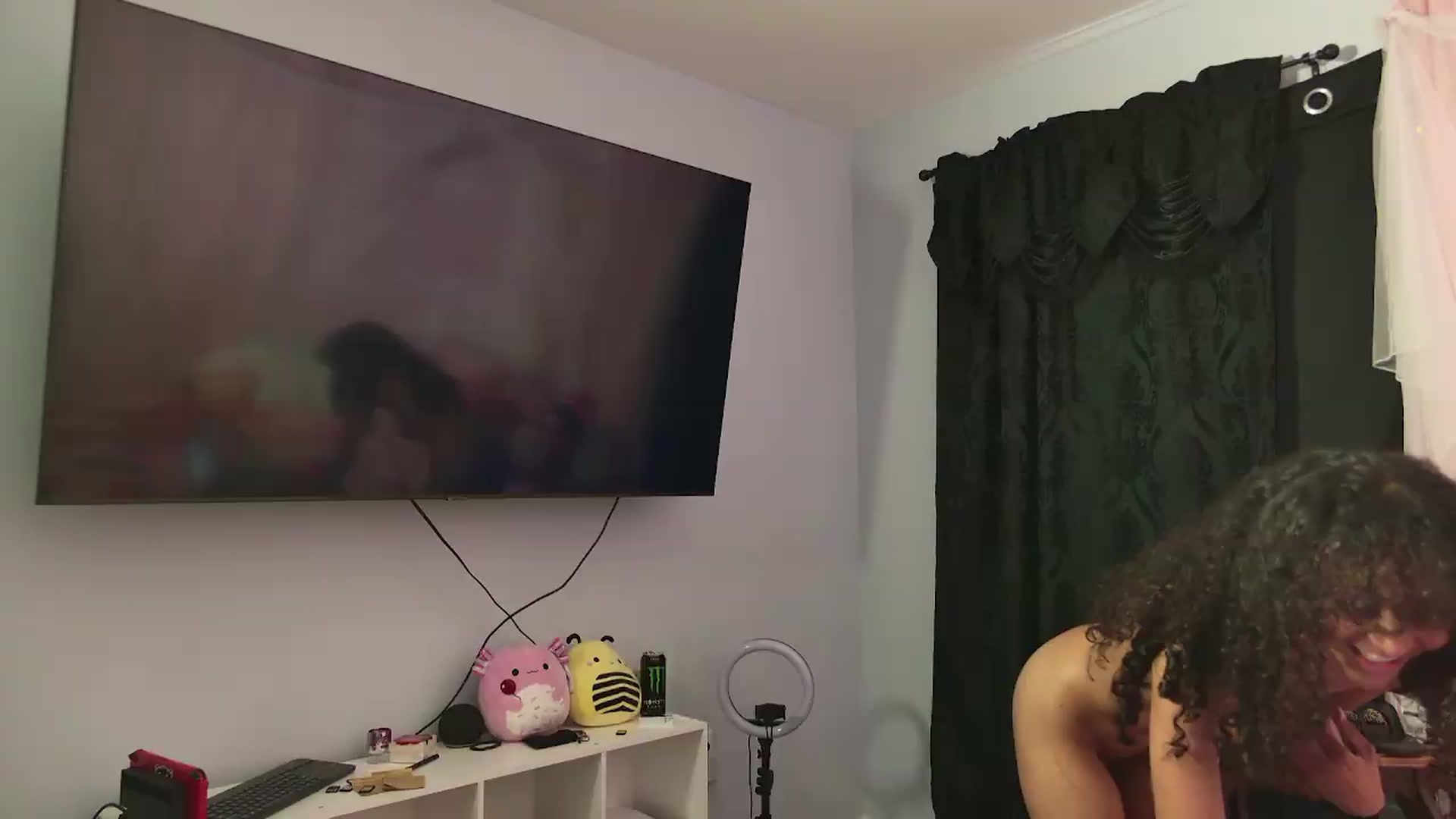 Gallery image thumbnail from MiaHart_'s myfreecams stream on, 05/17/2026, 18:15 image 5 of 20