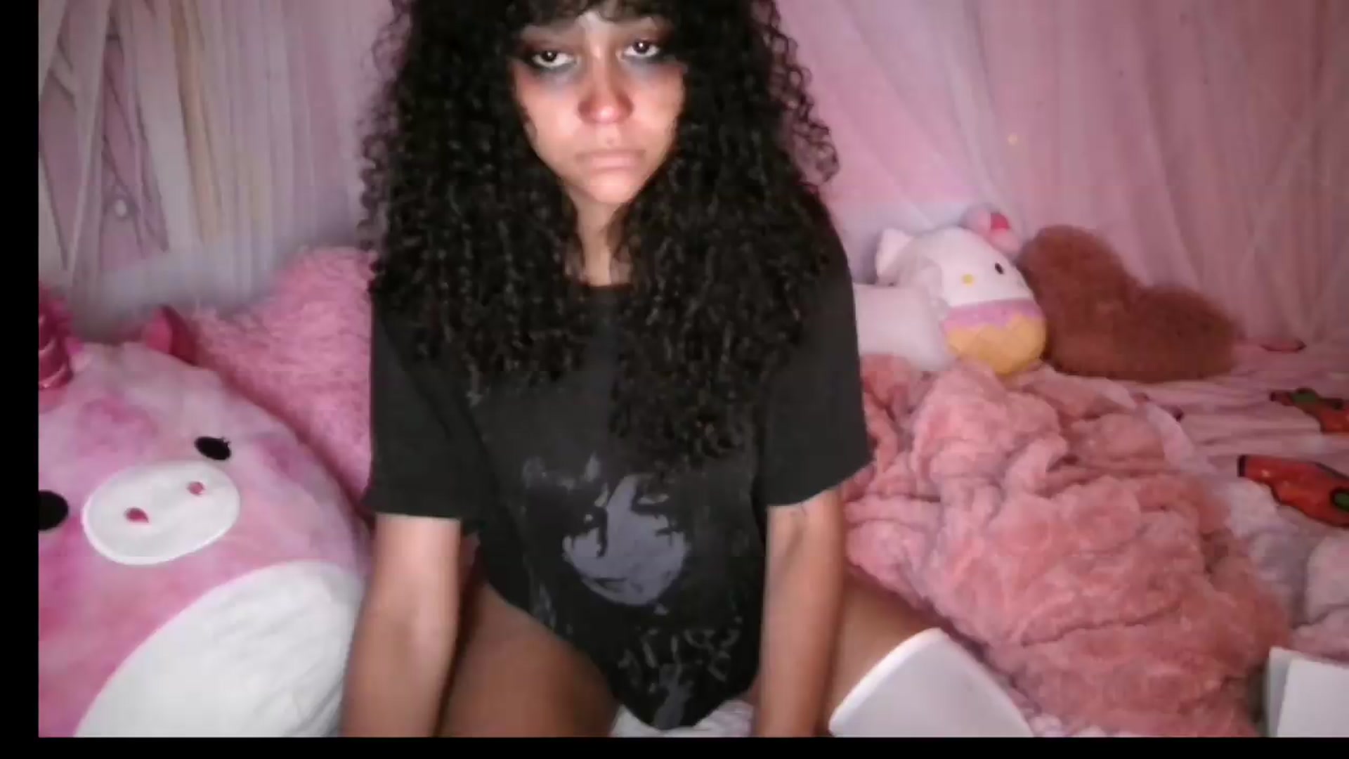 Gallery image thumbnail from MiaHart_'s myfreecams stream on, 06/01/2026, 09:33 image 1 of 20