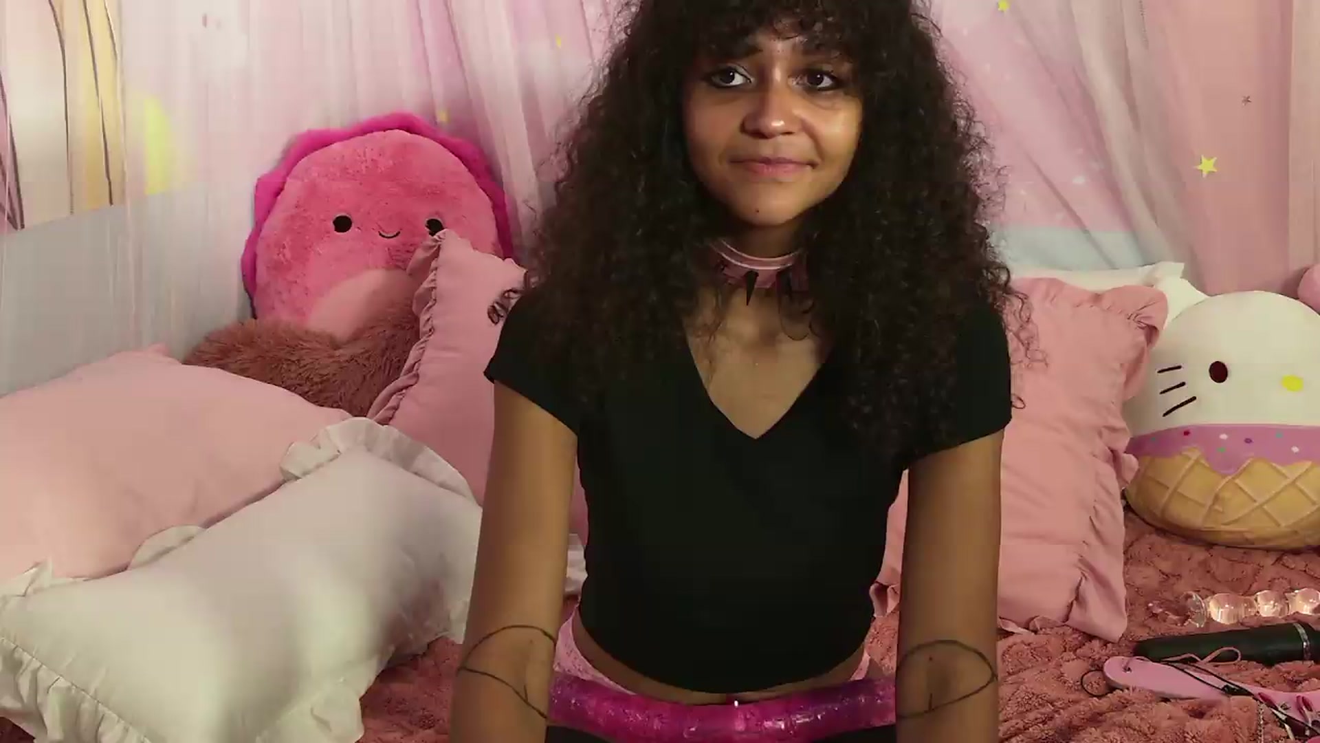 Gallery image thumbnail from MiaHart_'s myfreecams stream on, 06/21/2026, 08:41 image 1 of 20